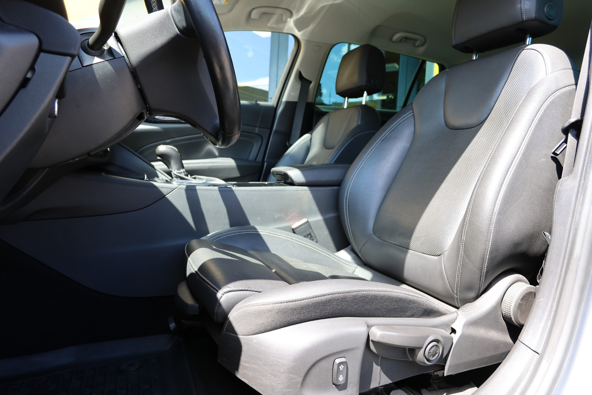 OPEL Insignia 1.5 T Sports Tourer Edition Automatic-image-9