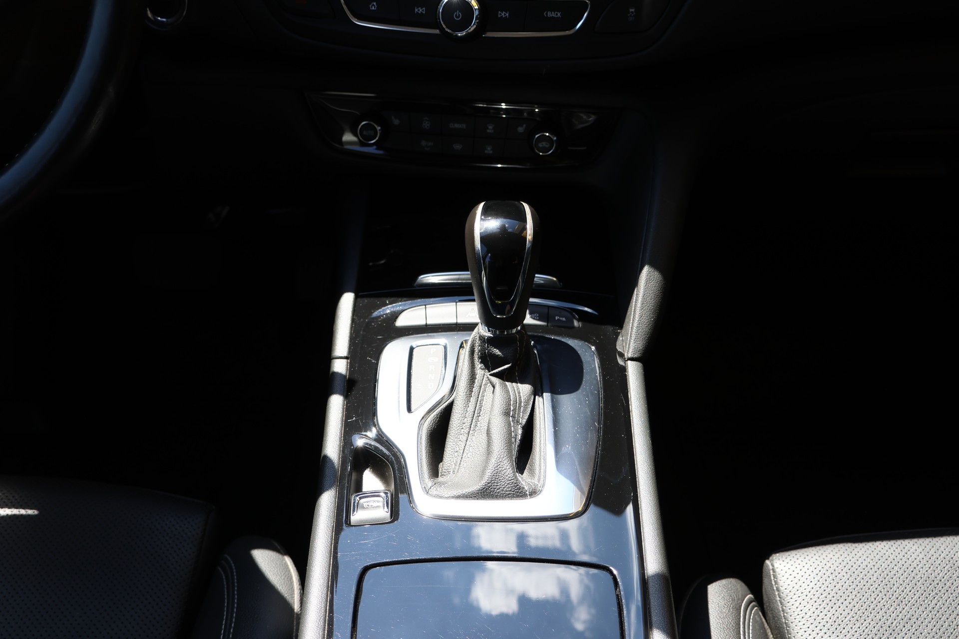 OPEL Insignia 1.5 T Sports Tourer Edition Automatic-image-8