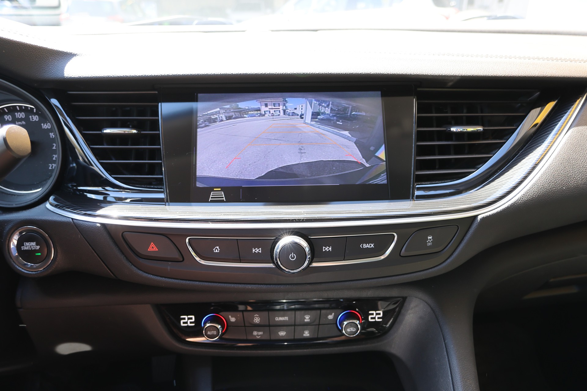 OPEL Insignia 1.5 T Sports Tourer Edition Automatic-image-6
