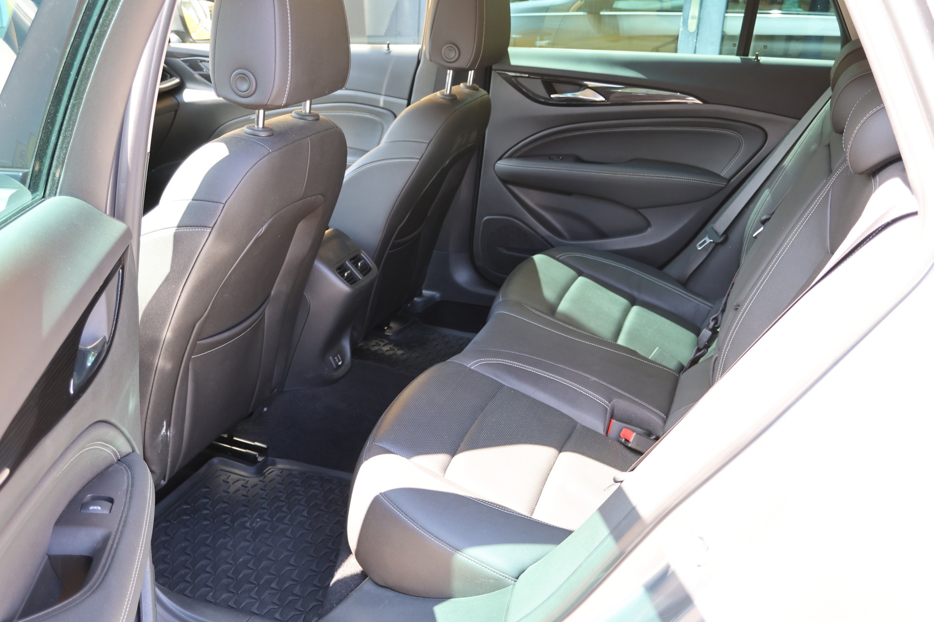OPEL Insignia 1.5 T Sports Tourer Edition Automatic-image-11