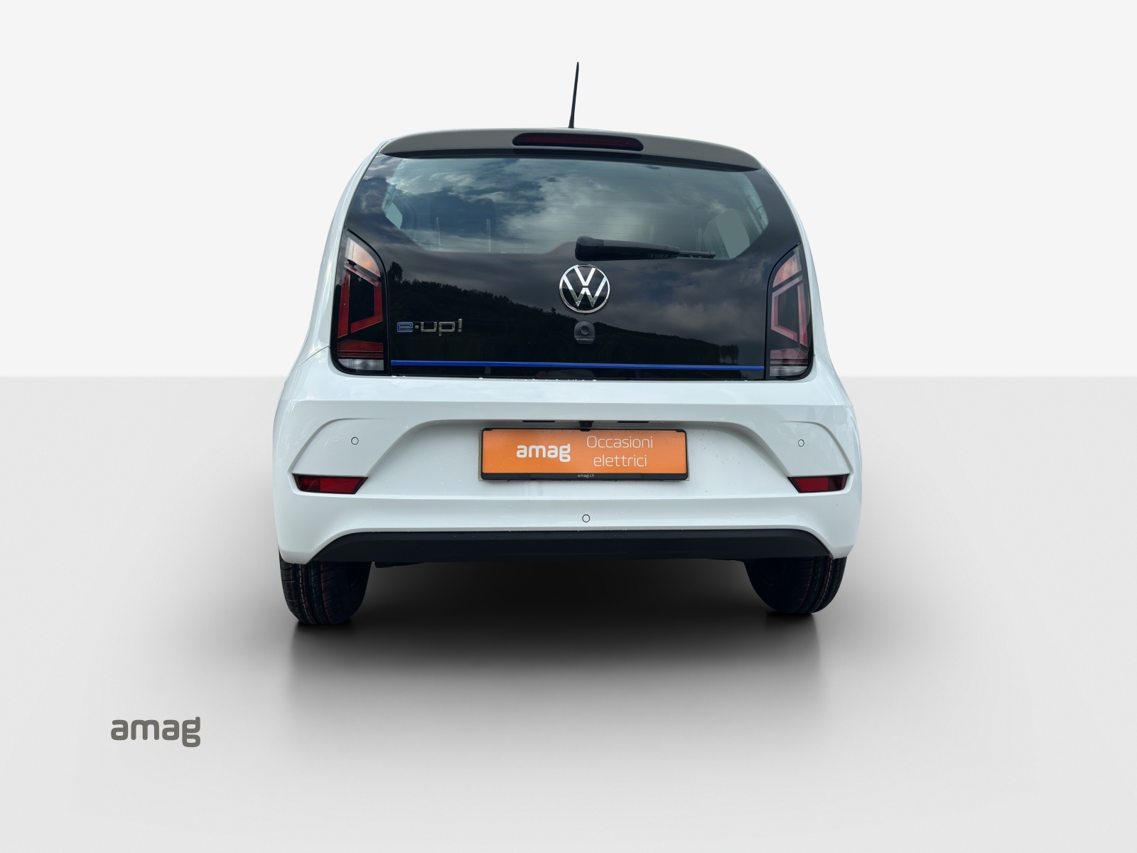VW e-Up-showroom-element-3