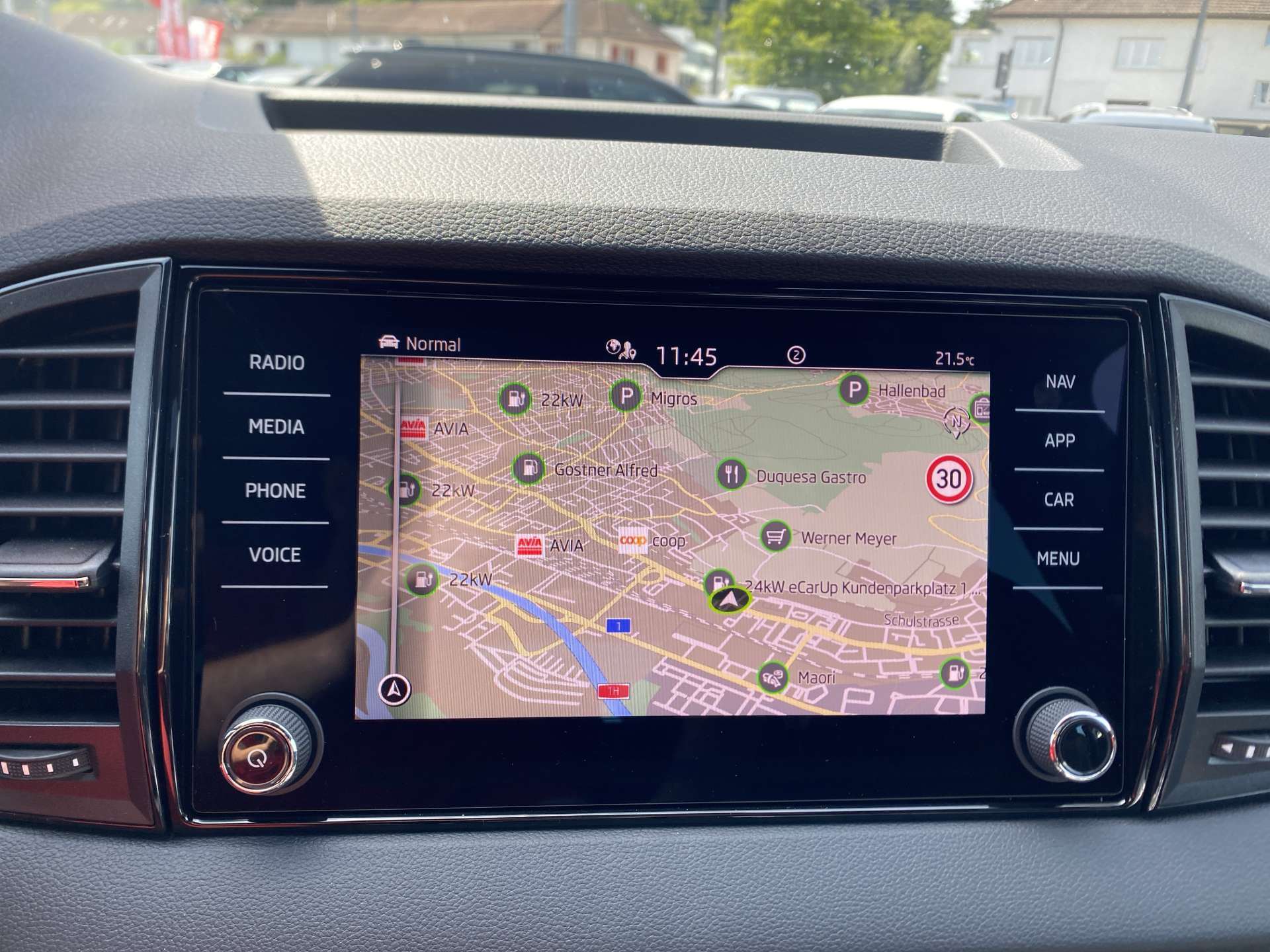 SKODA Karoq 2.0 TSi SportLine 4x4 DSG-Automat-showroom-element-1
