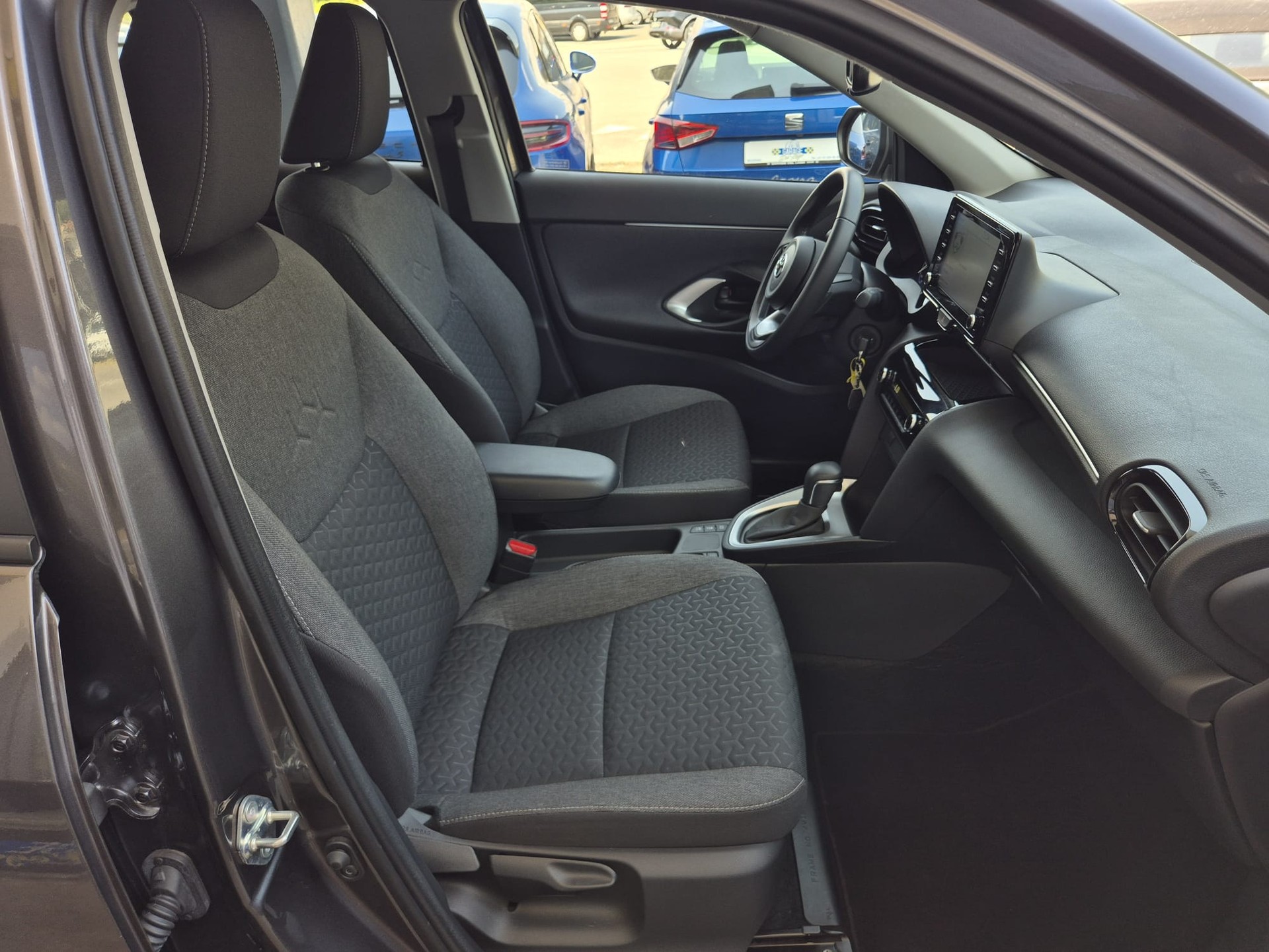 TOYOTA Yaris Cross 1.5 Comfort e-CVT-image-12