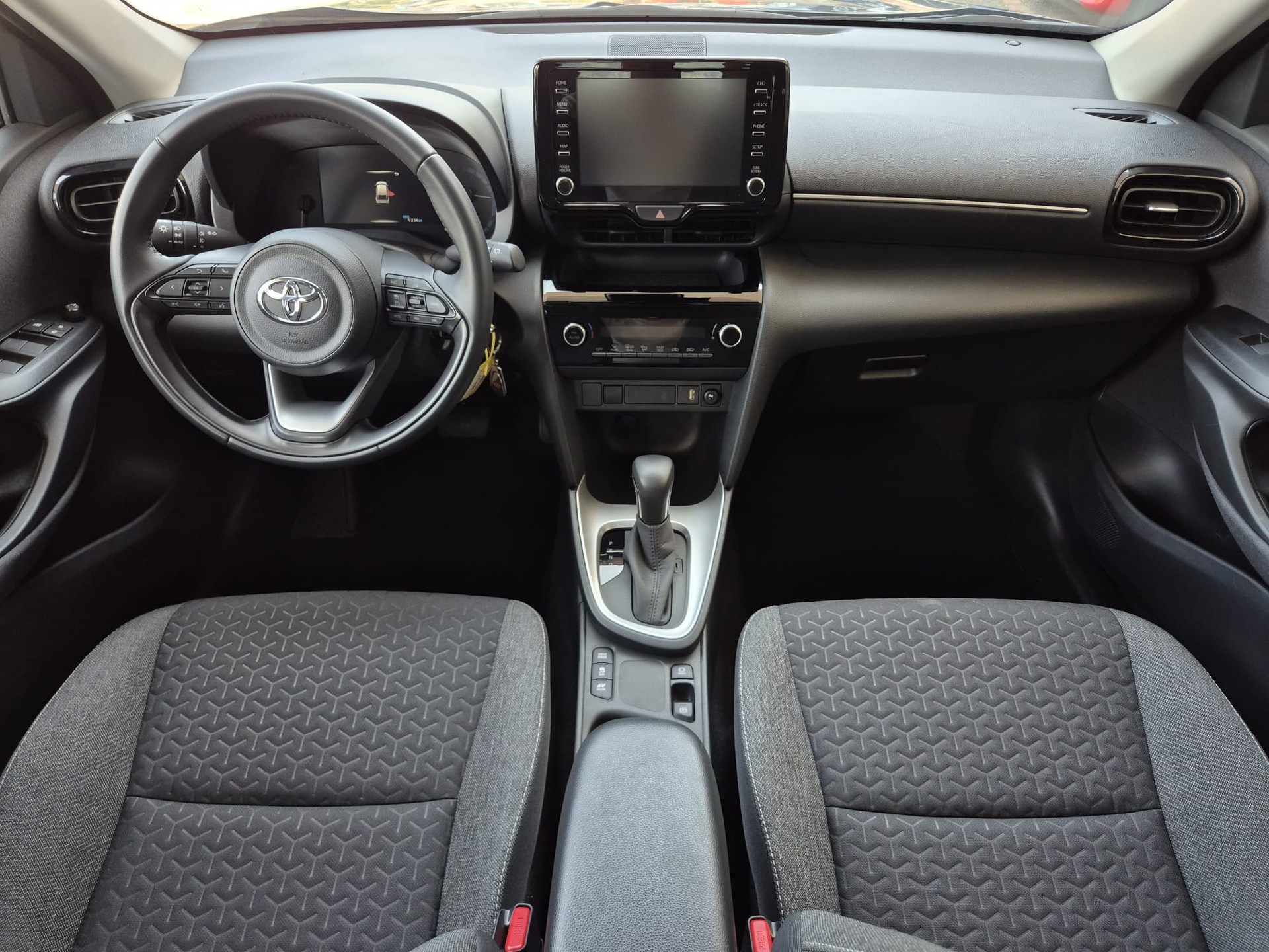 TOYOTA Yaris Cross 1.5 Comfort e-CVT-image-14