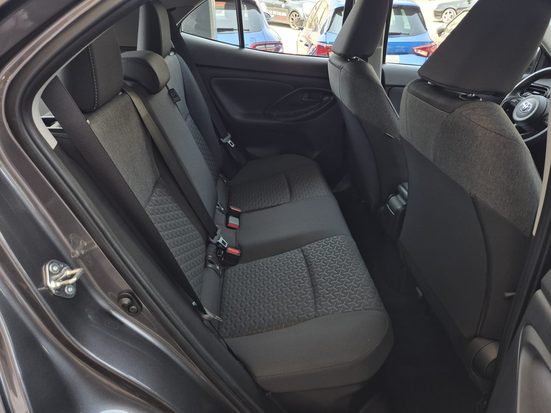 TOYOTA Yaris Cross 1.5 Comfort e-CVT-image-13