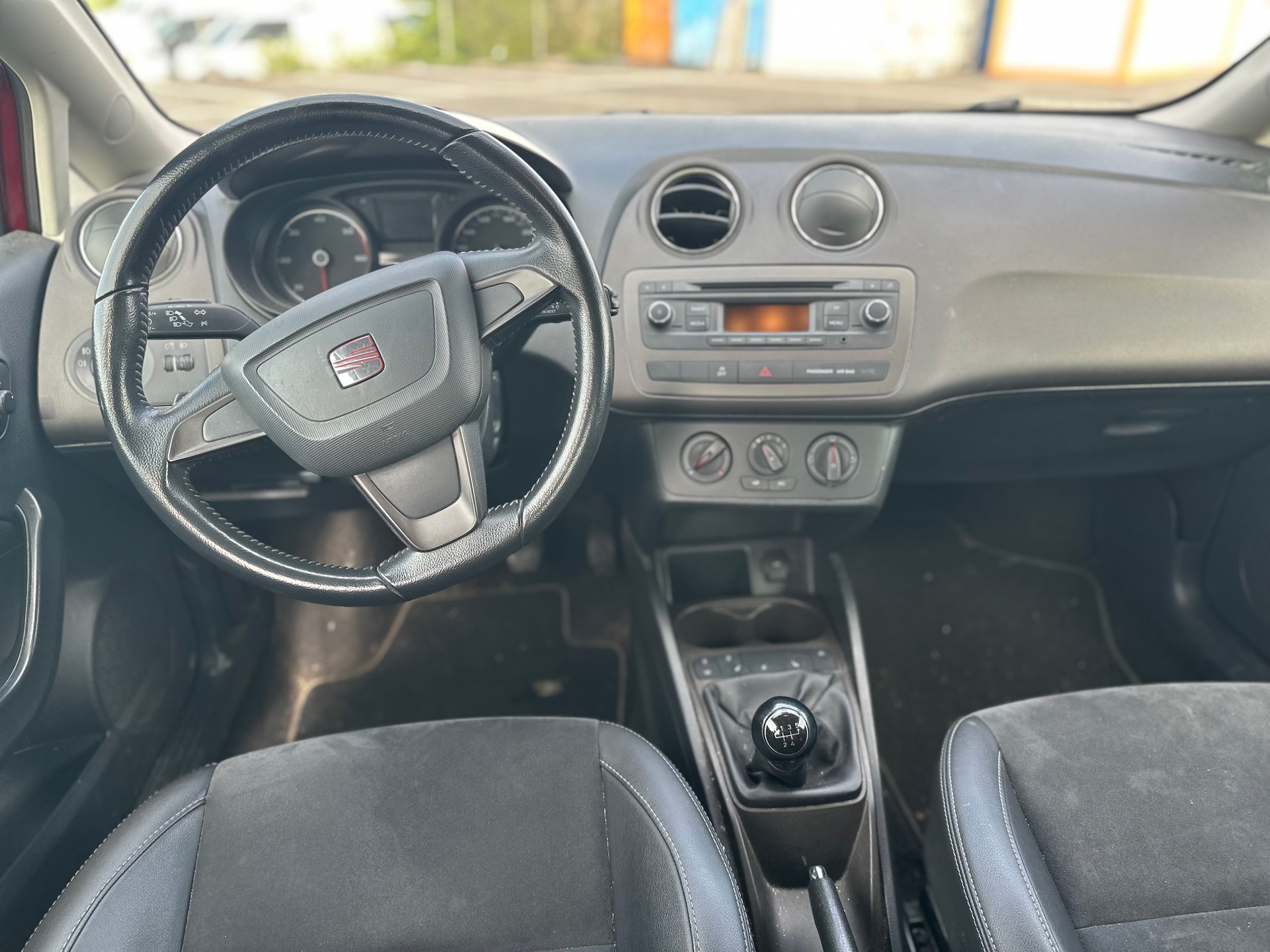 SEAT Ibiza 1.6 TDI Style-image-9