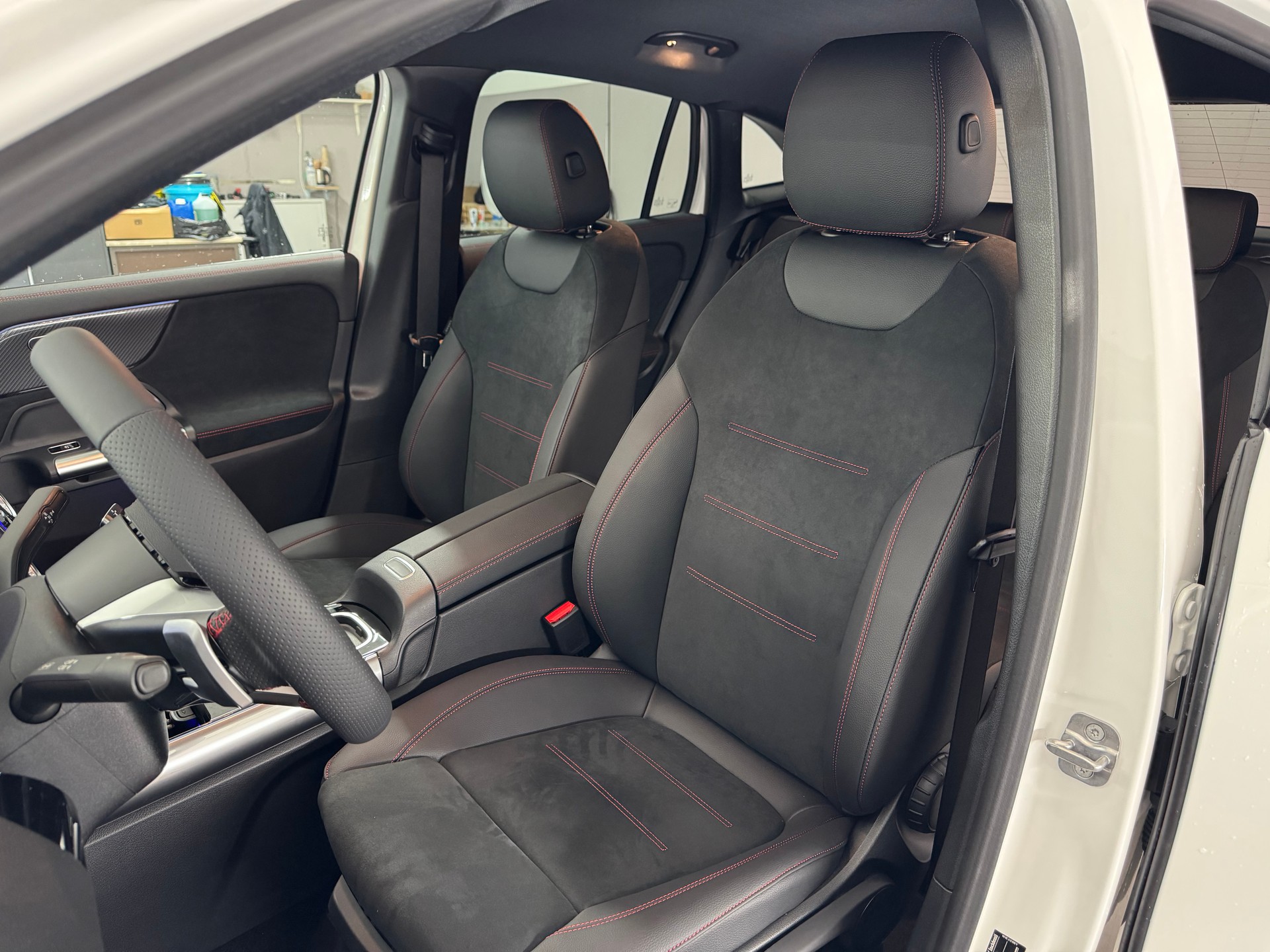 MERCEDES-BENZ GLA 200 Night Star 7G-DCT-image-11