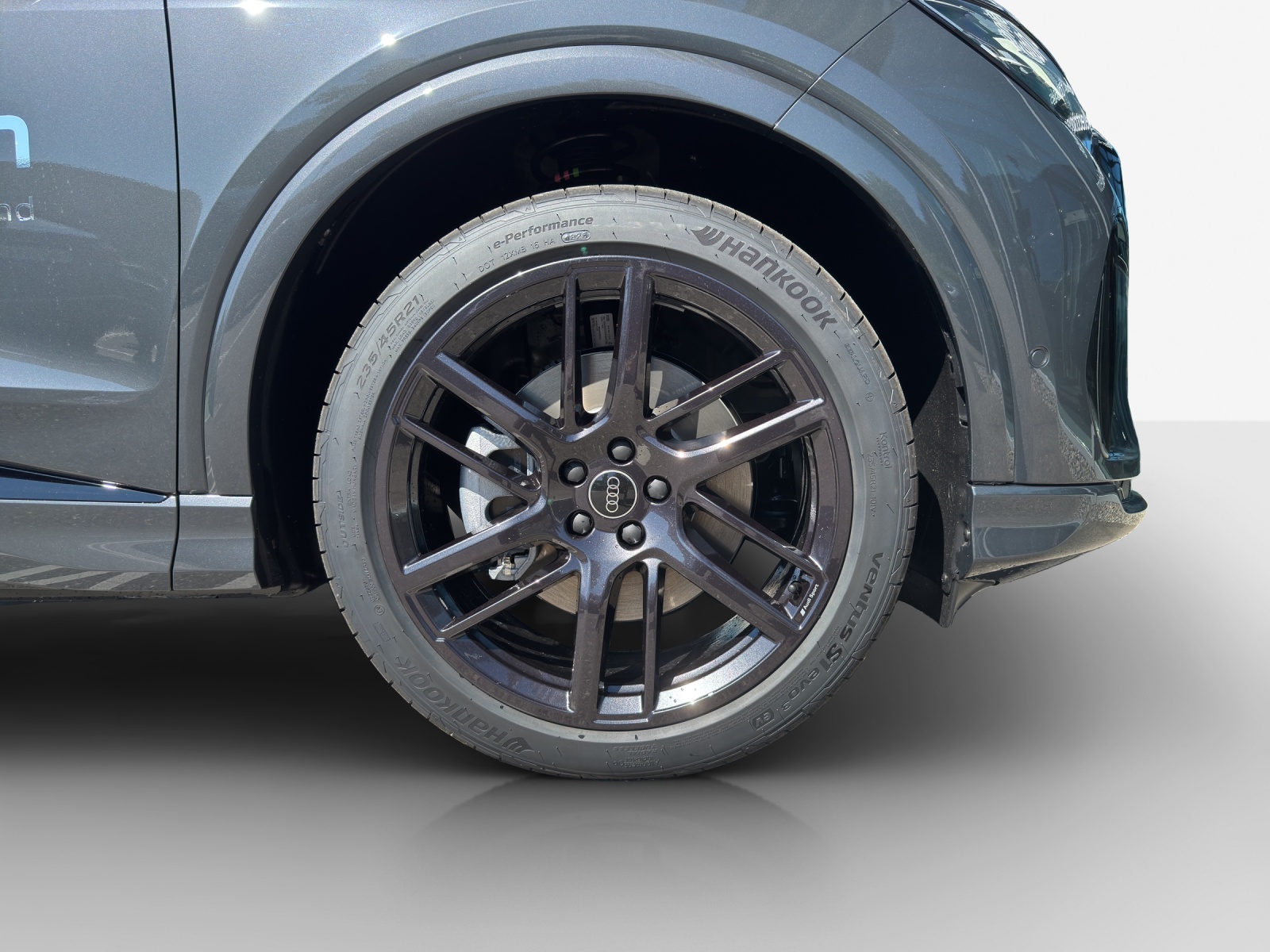 AUDI Q4 e-tron SUV quattro performance-image-16