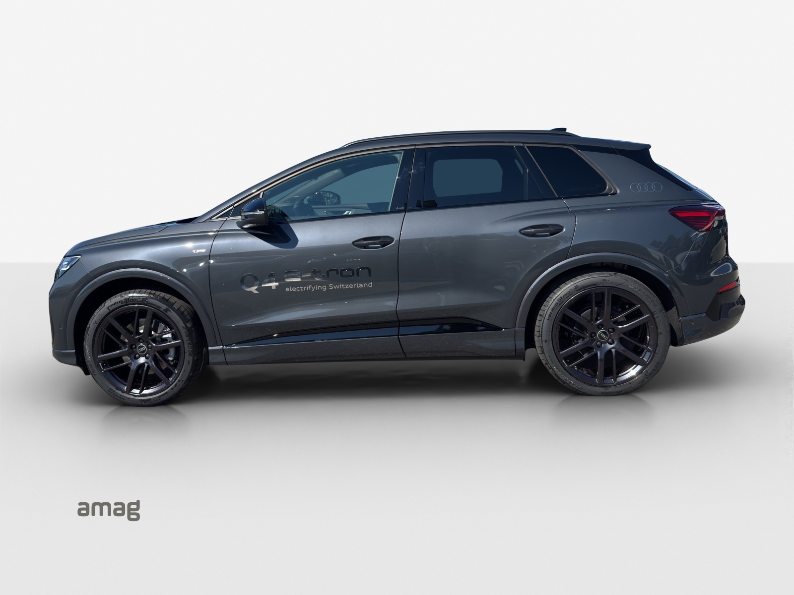 AUDI Q4 e-tron SUV quattro performance-showroom-element-1