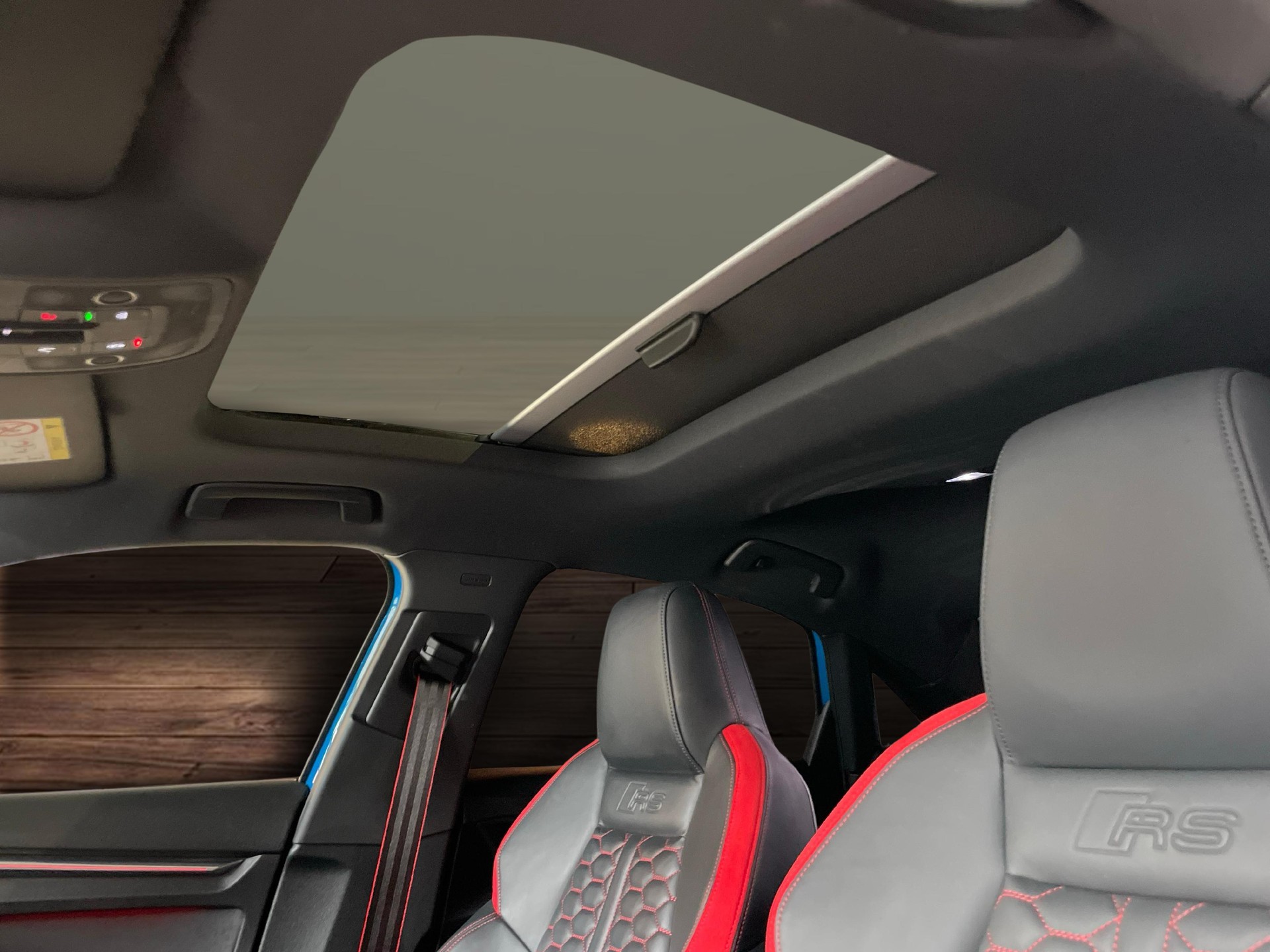 AUDI RS3 Limousine 2.5 TFSI quattro S-Tronic-image-9
