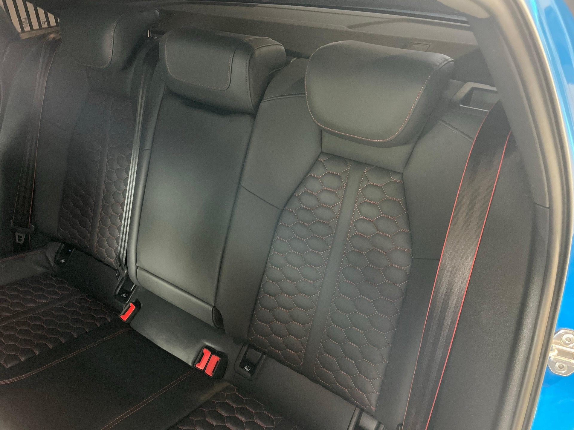 AUDI RS3 Limousine 2.5 TFSI quattro S-Tronic-image-7