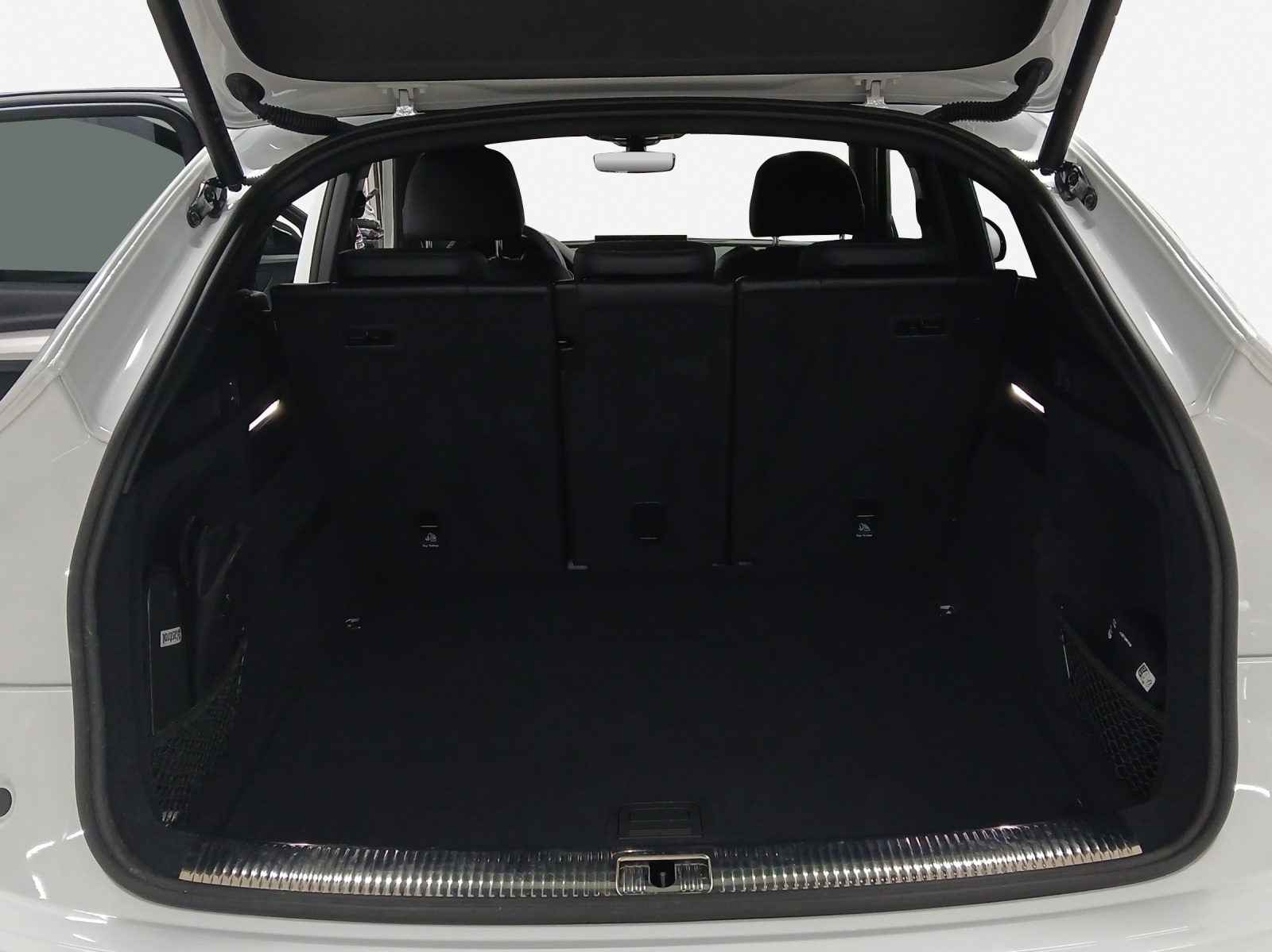 AUDI Q5 Sportback 40 TDI Blackedition quattro S-tronic-image-12