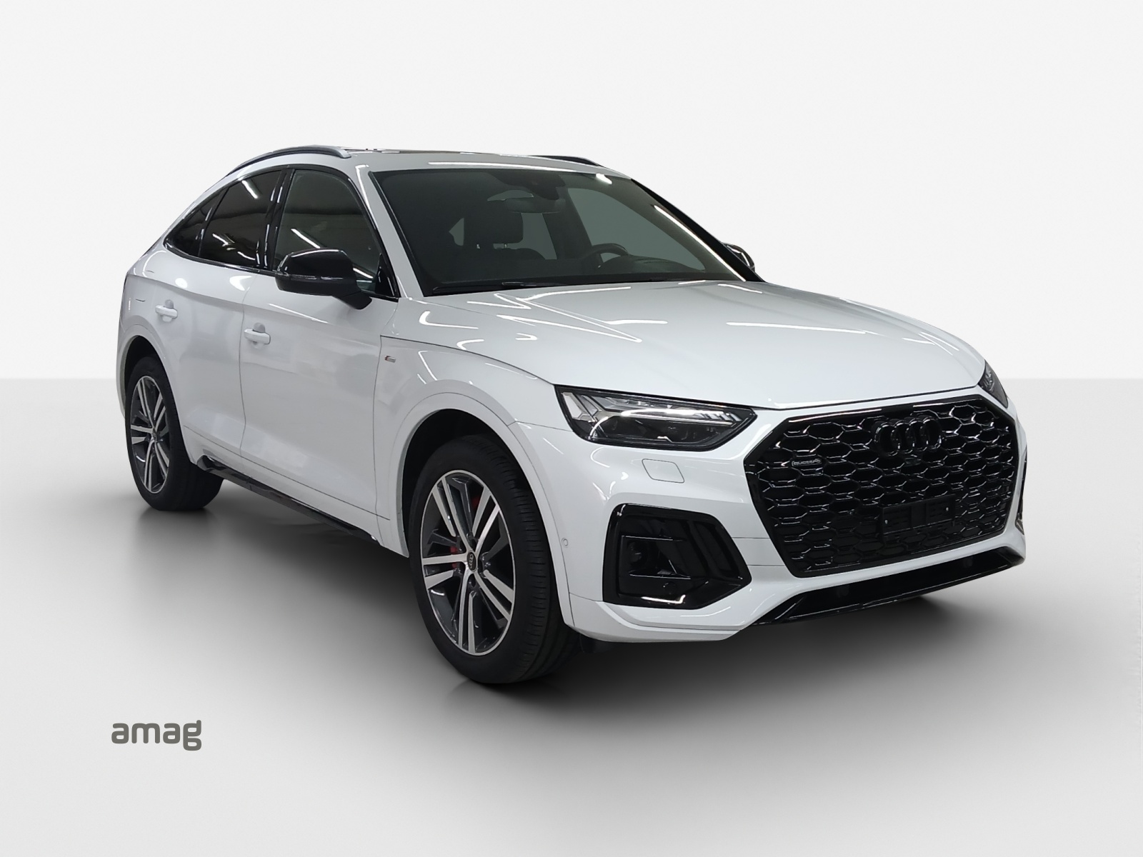 AUDI Q5 Sportback 40 TDI Blackedition quattro S-tronic-image-5
