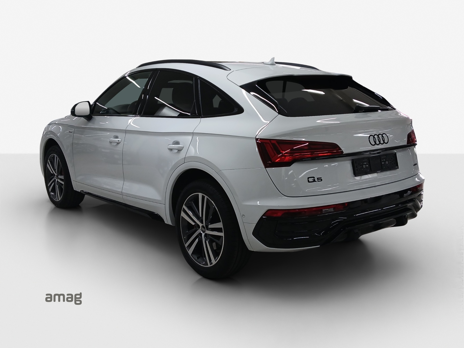 AUDI Q5 Sportback 40 TDI Blackedition quattro S-tronic-showroom-element-2