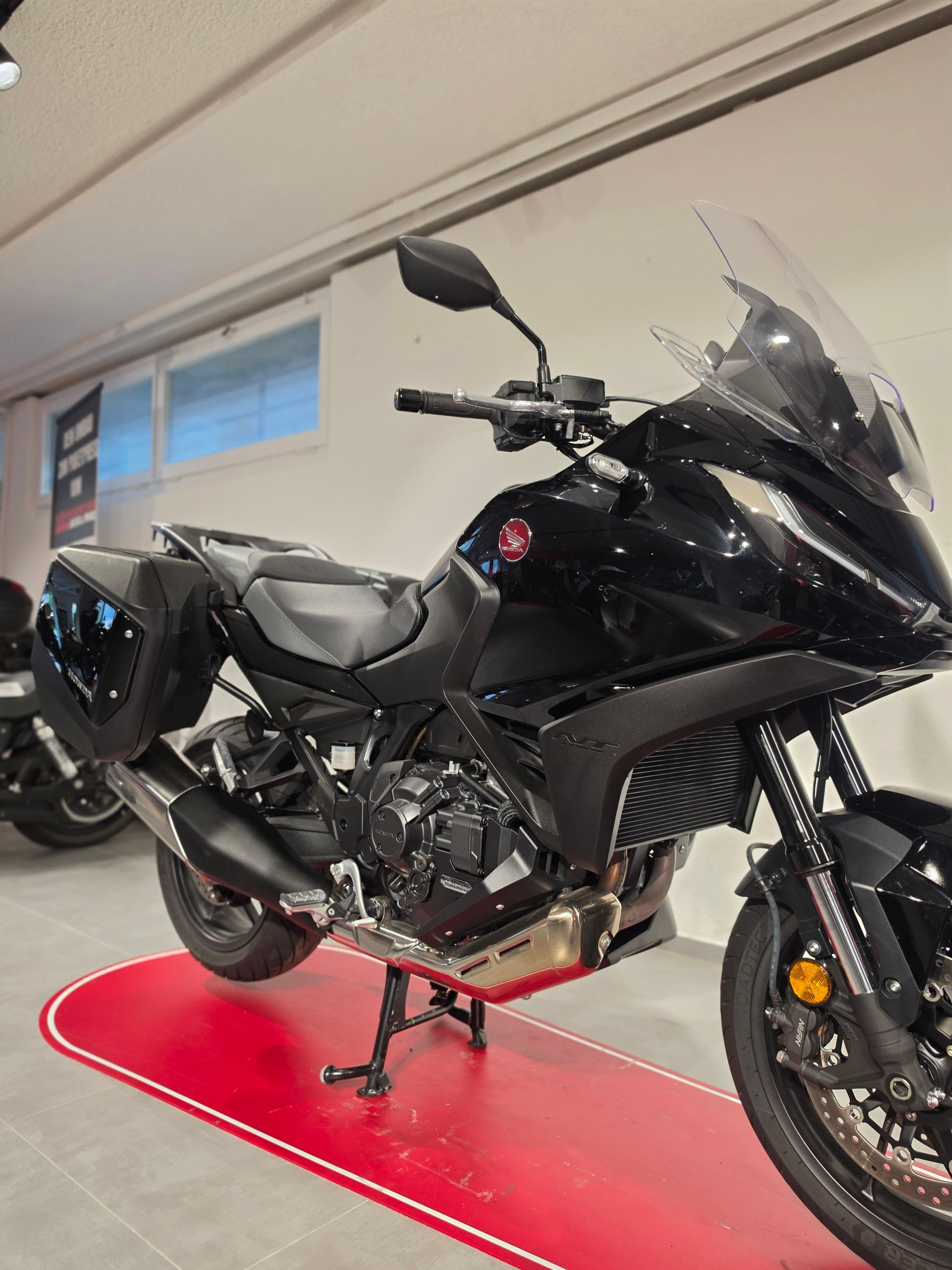 HONDA NT 1100 DCT-showroom-element-2