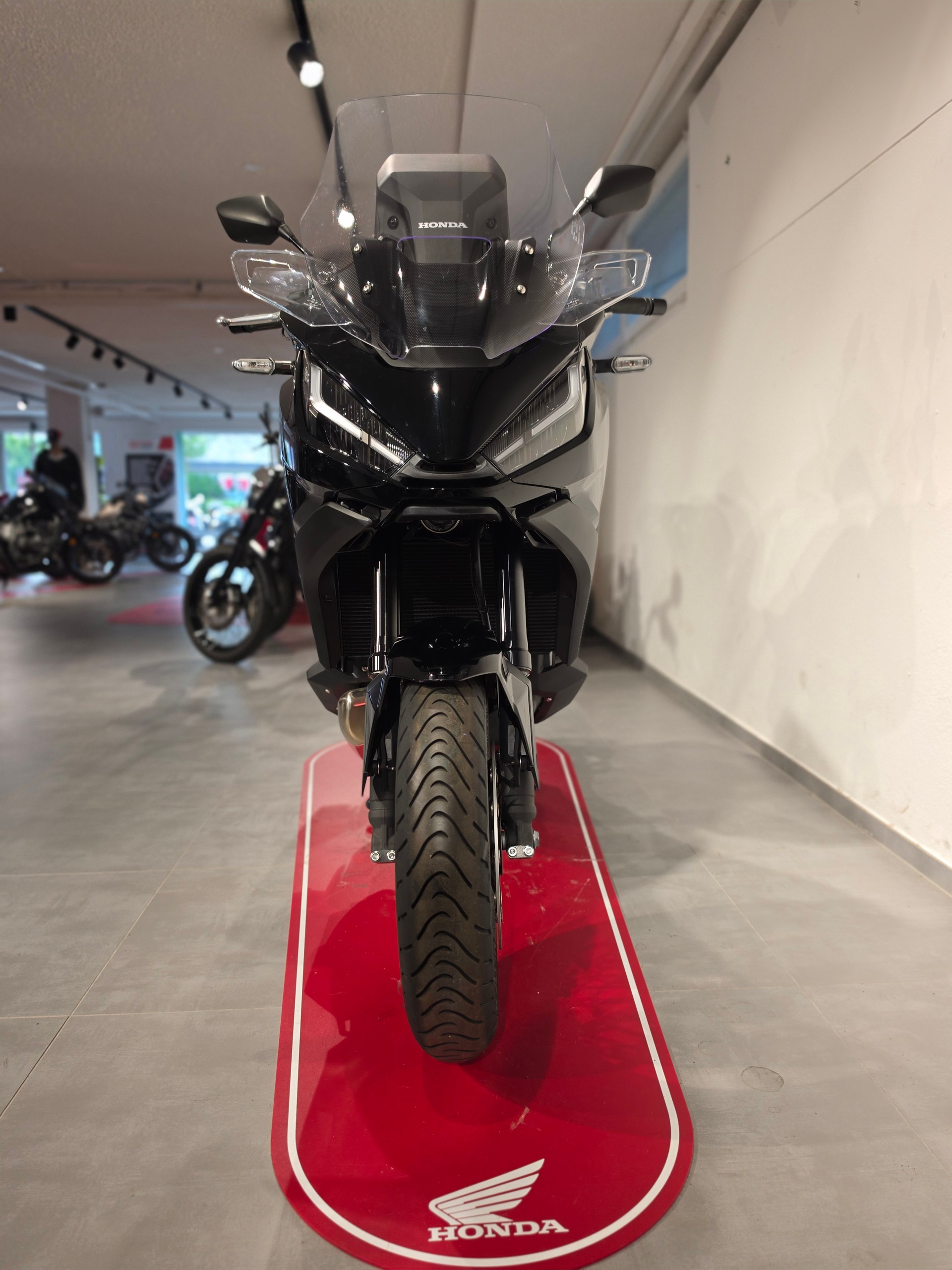 HONDA NT 1100 DCT-showroom-element-1