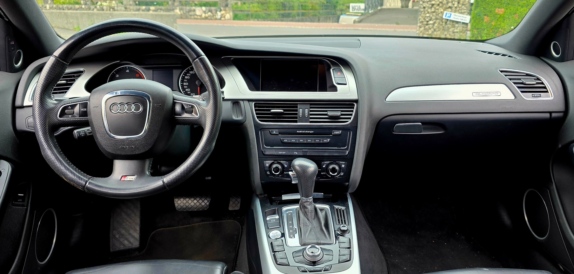 AUDI A4 Avant 3.0 TDI quattro tiptronic-image-12