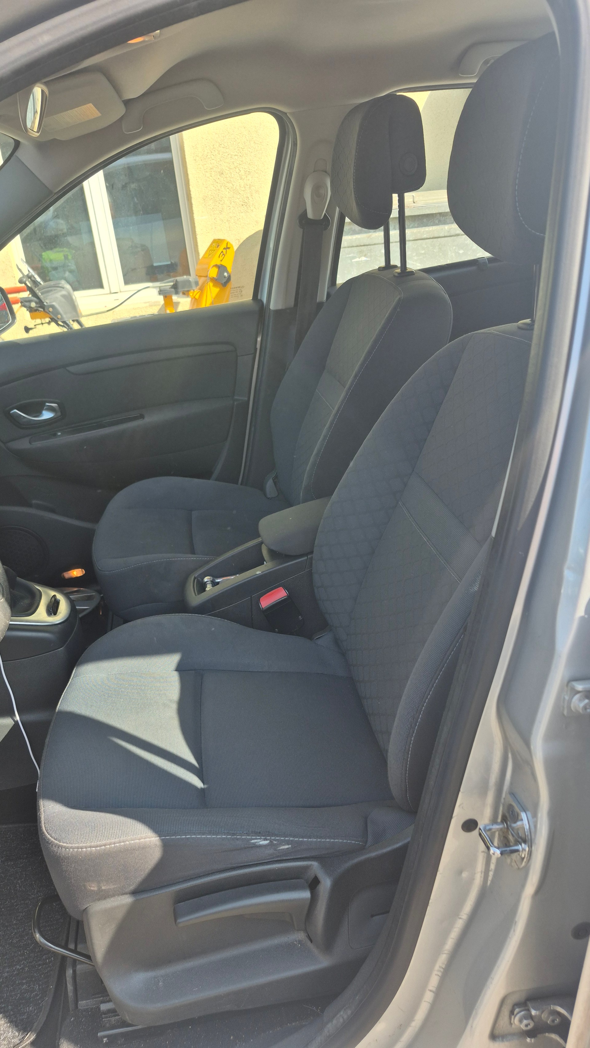 RENAULT Scénic 1.5 dCi Expression EDC-image-7