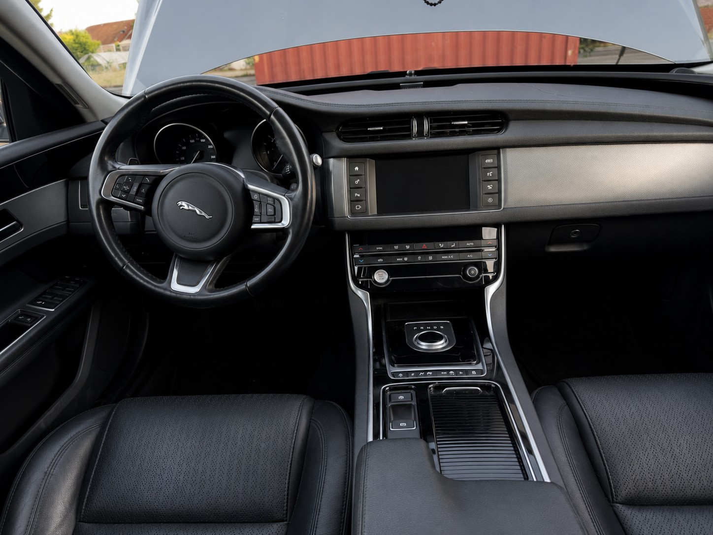 JAGUAR XF Sportbrake 25d Prestige AWD Automatic-image-8