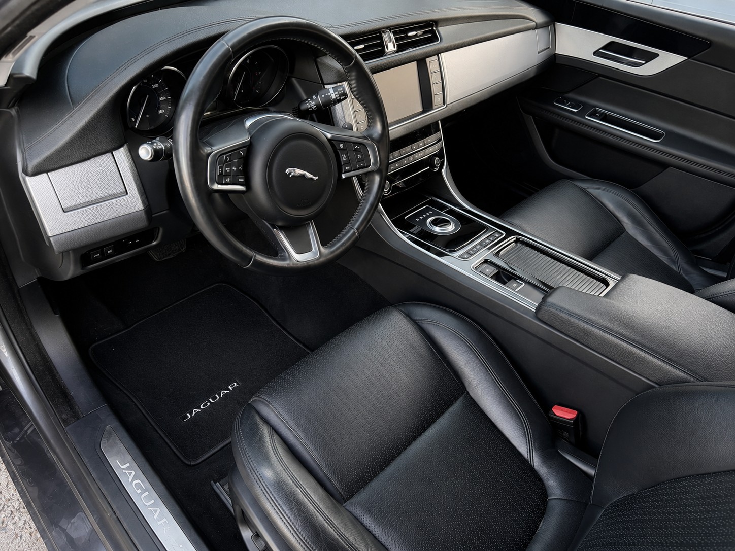 JAGUAR XF Sportbrake 25d Prestige AWD Automatic-image-6
