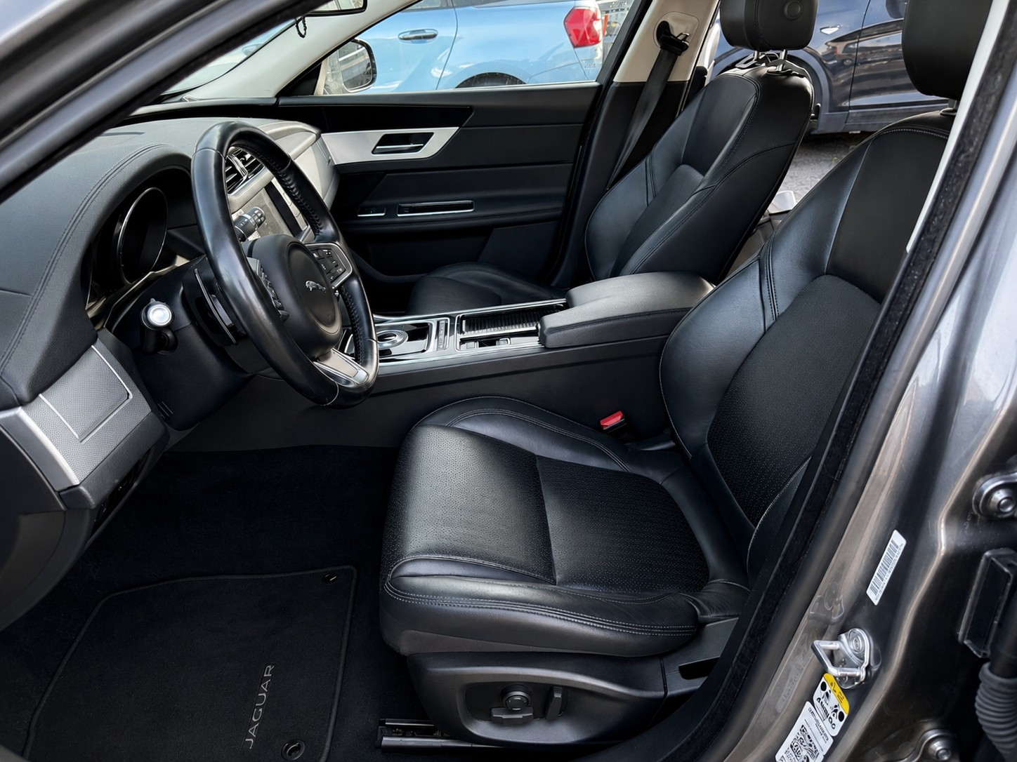 JAGUAR XF Sportbrake 25d Prestige AWD Automatic-image-9