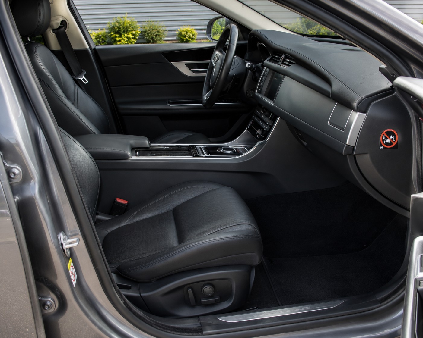 JAGUAR XF Sportbrake 25d Prestige AWD Automatic-image-7