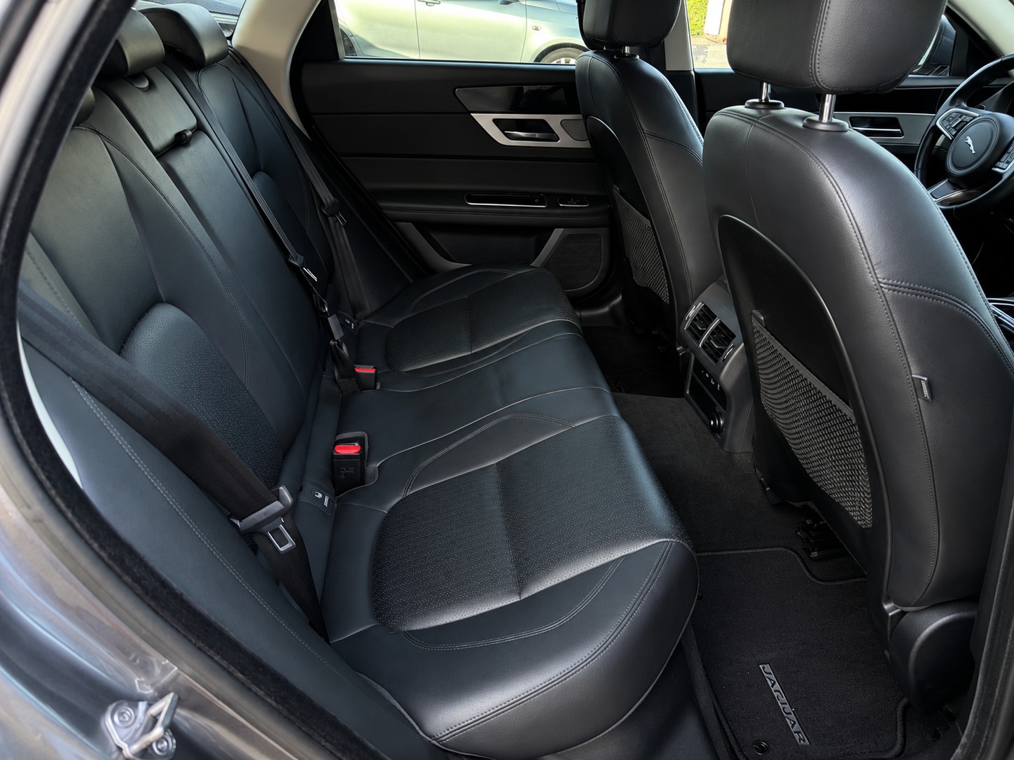 JAGUAR XF Sportbrake 25d Prestige AWD Automatic-image-11