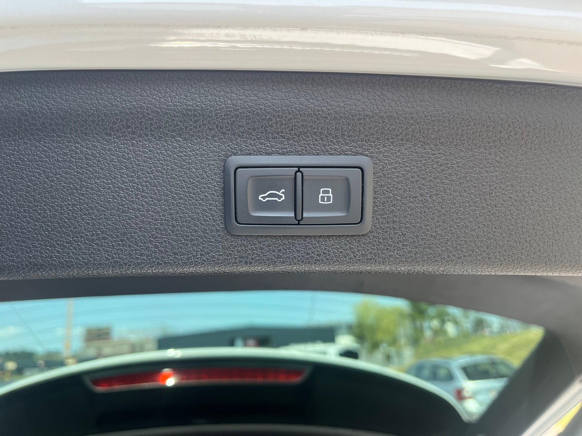 AUDI Q3 35 TFSI S line Attraction S-tronic-image-9