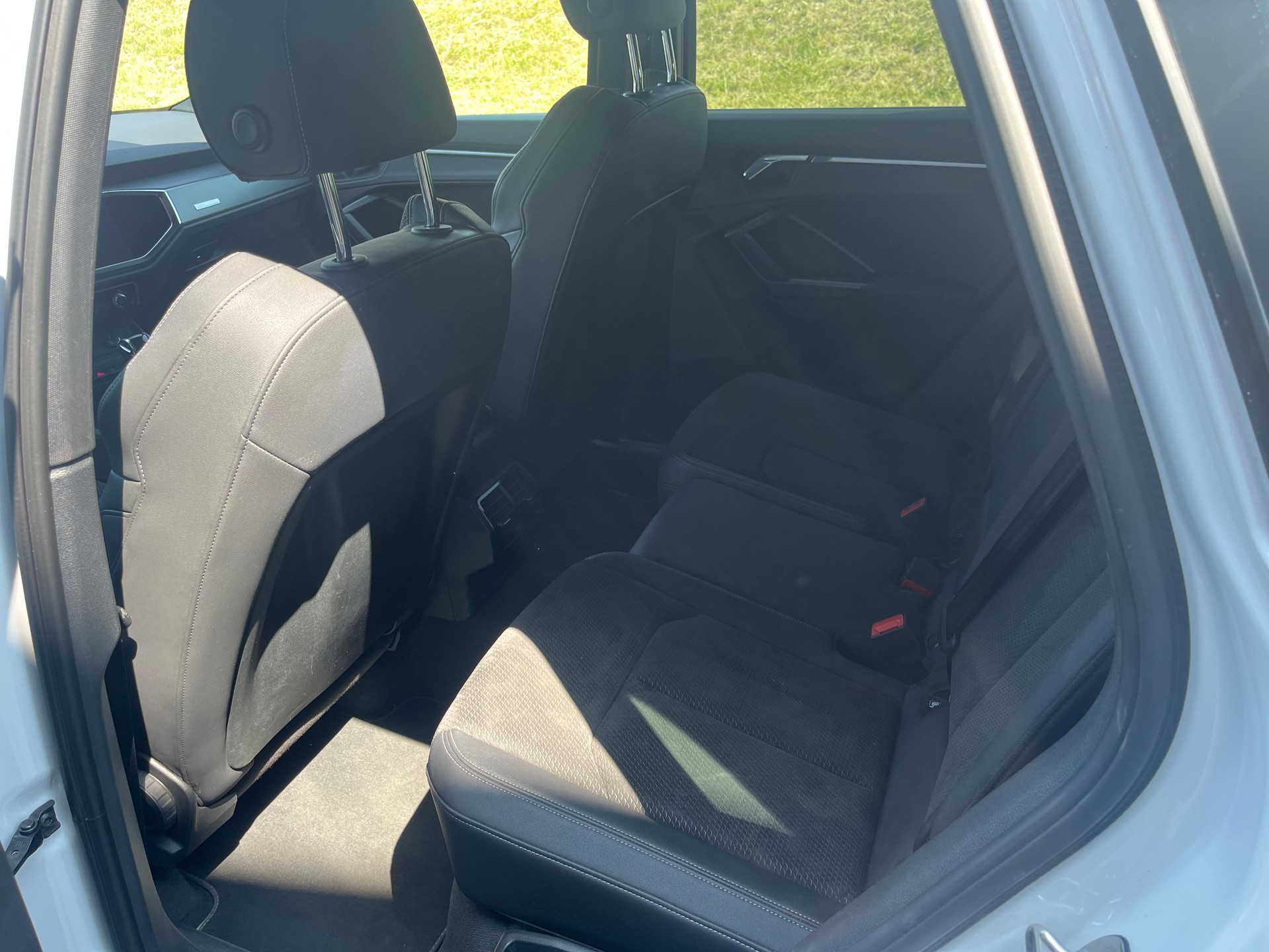 AUDI Q3 35 TFSI S line Attraction S-tronic-image-7