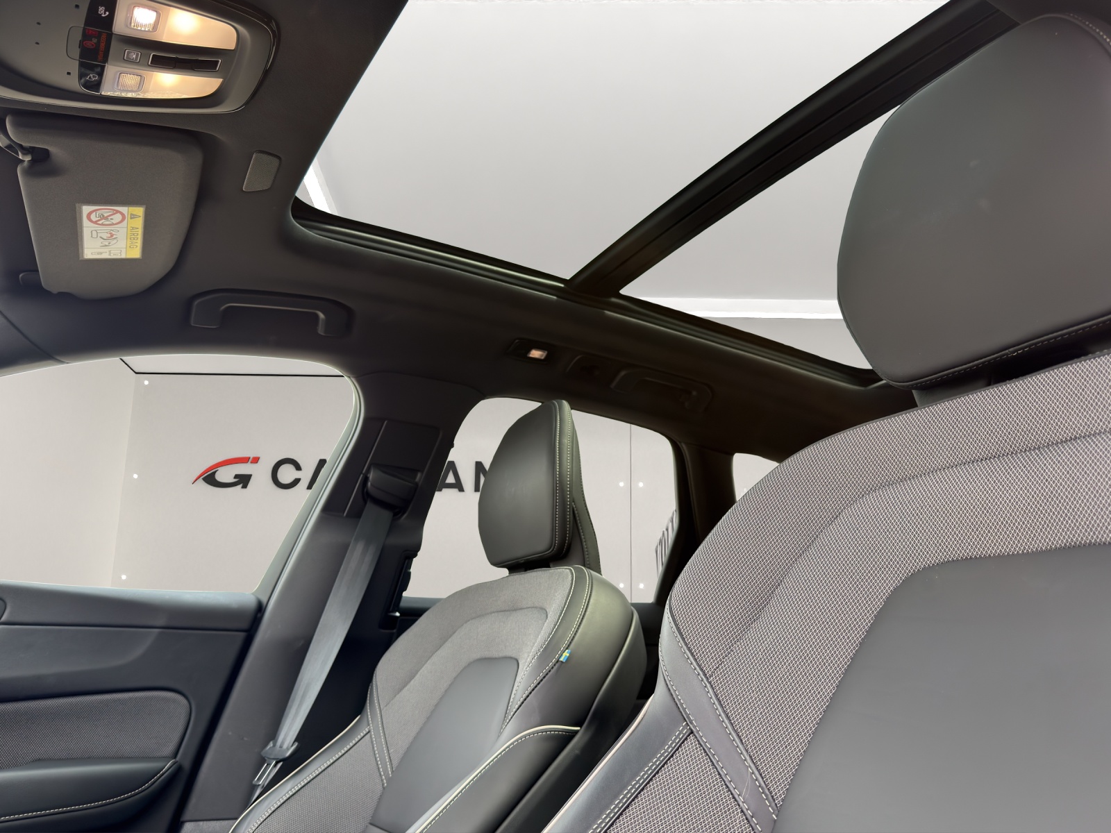 VOLVO XC60 2.0 T6 TE Plus Dark eAWD .-image-13