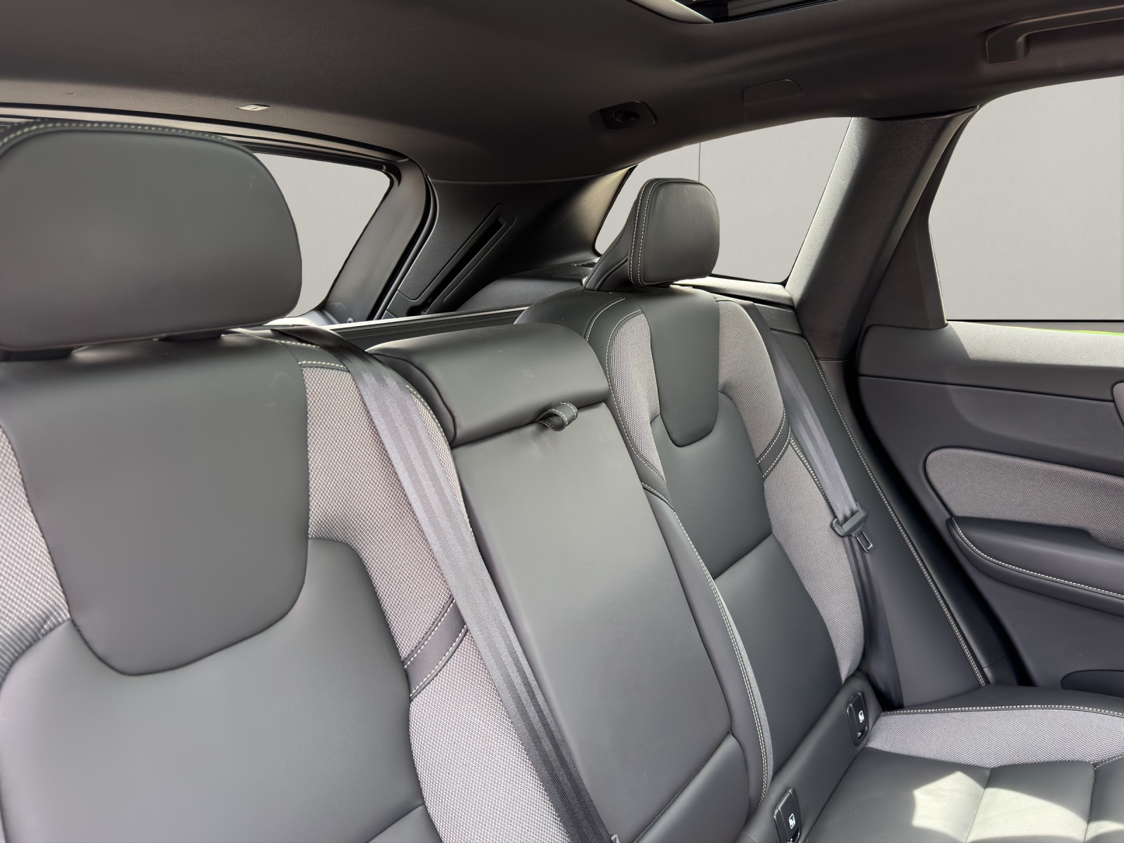 VOLVO XC60 2.0 T6 TE Plus Dark eAWD .-image-14