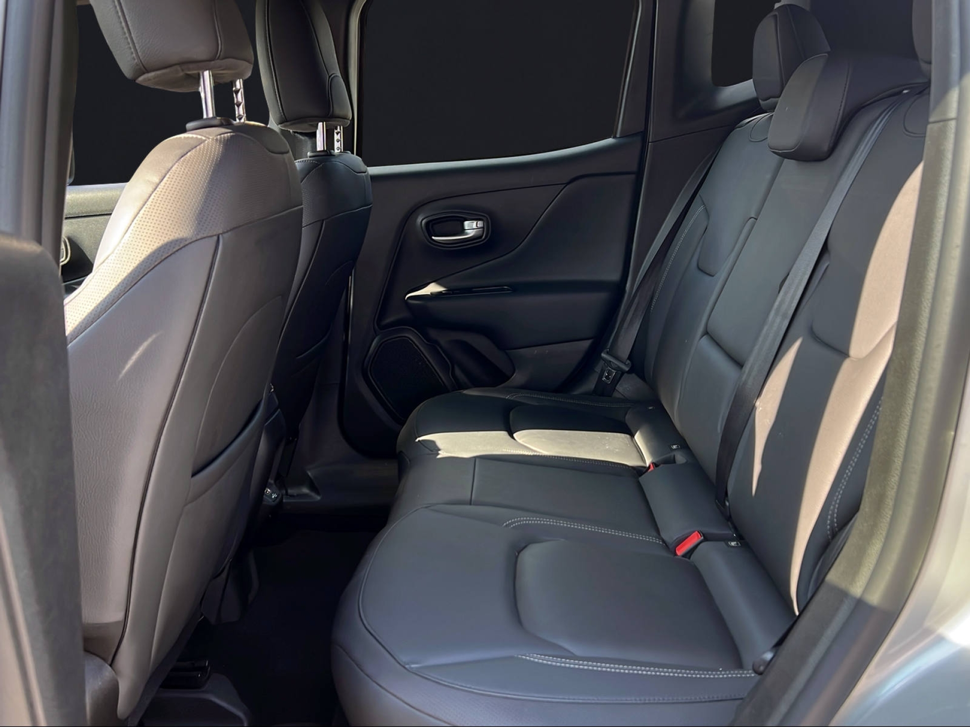 JEEP Renegade 1.3 Turbo S AWD-image-10