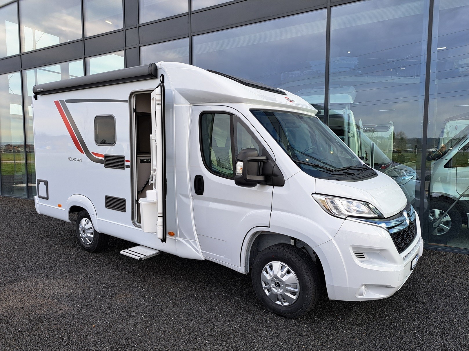 BÜRSTNER Nexxo Van T 569-image-0