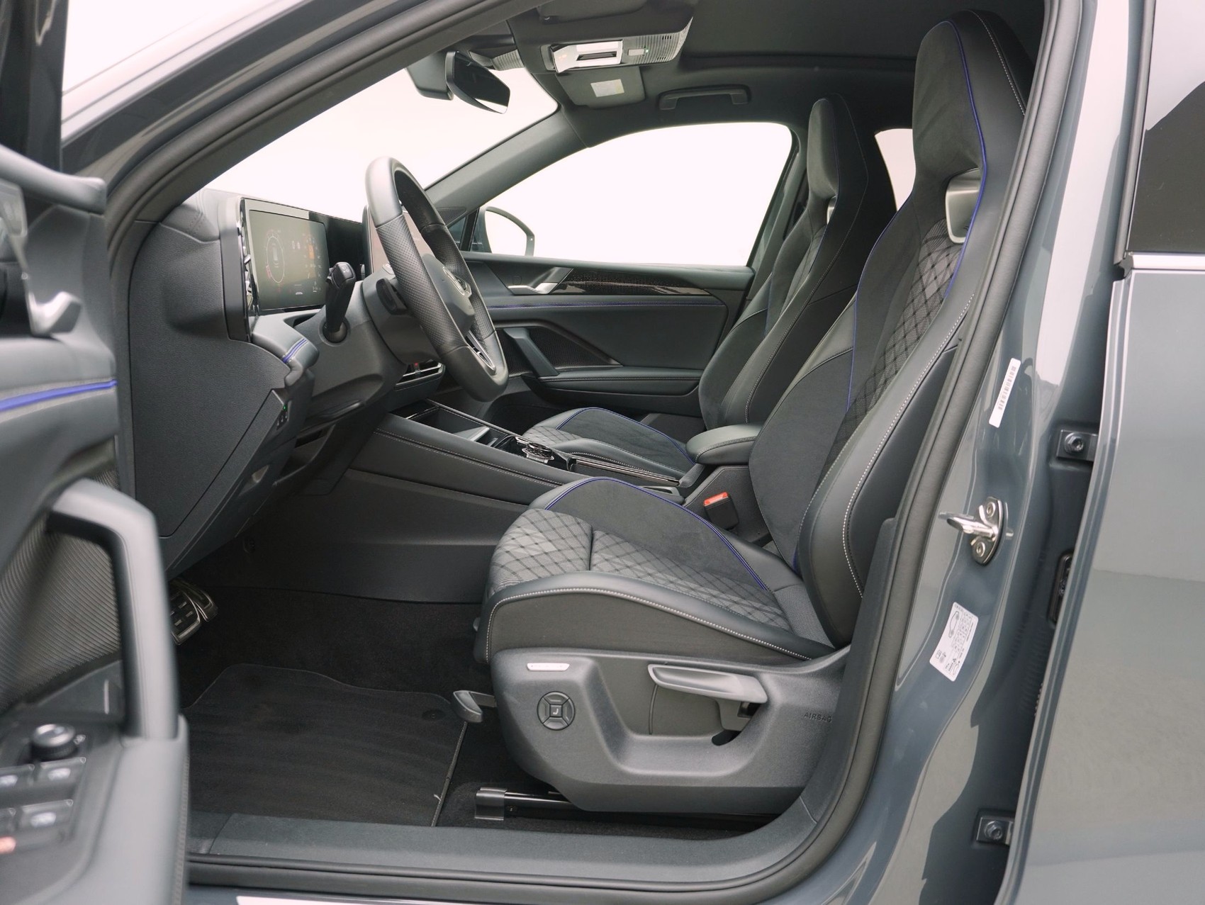 VW Tiguan 2.0 TSI DSG R-Line 4Motion-image-8