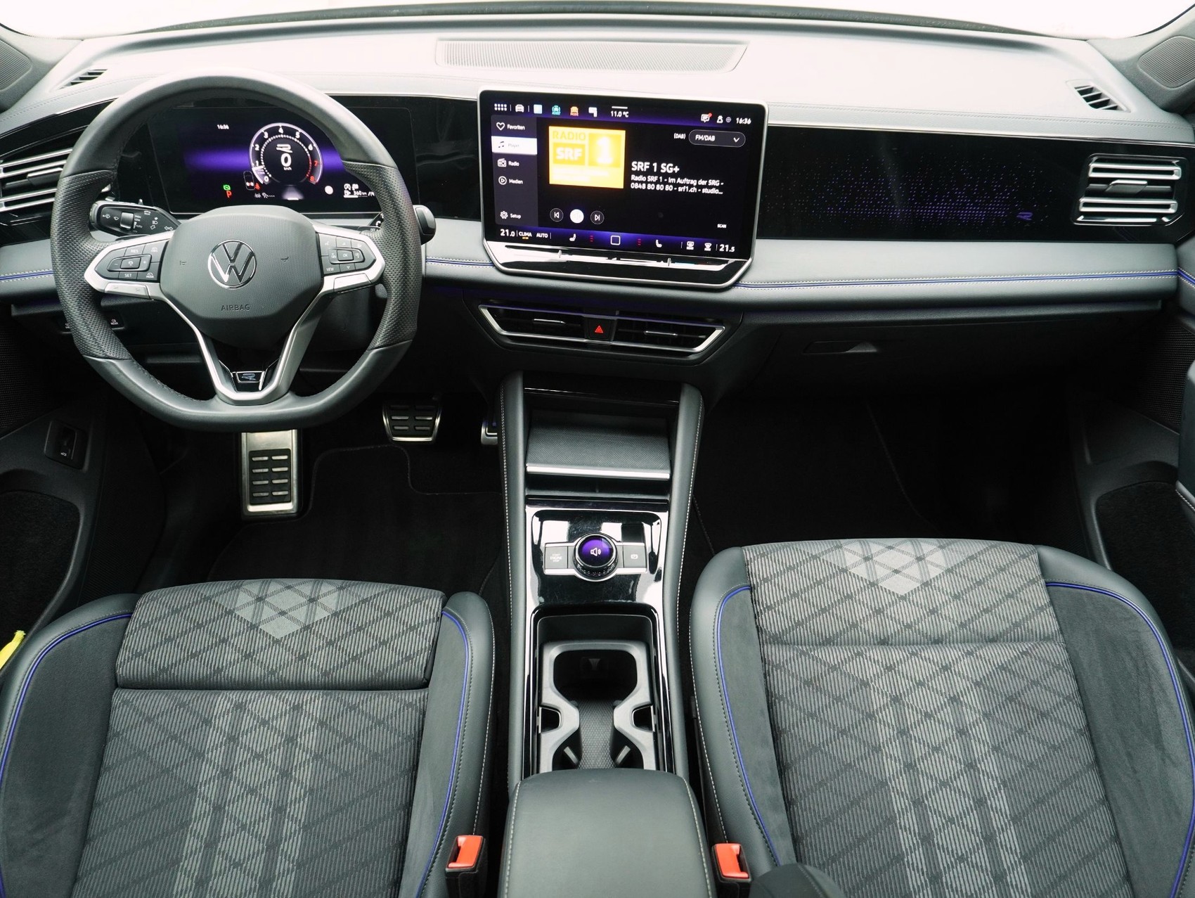 VW Tiguan 2.0 TSI DSG R-Line 4Motion-image-14