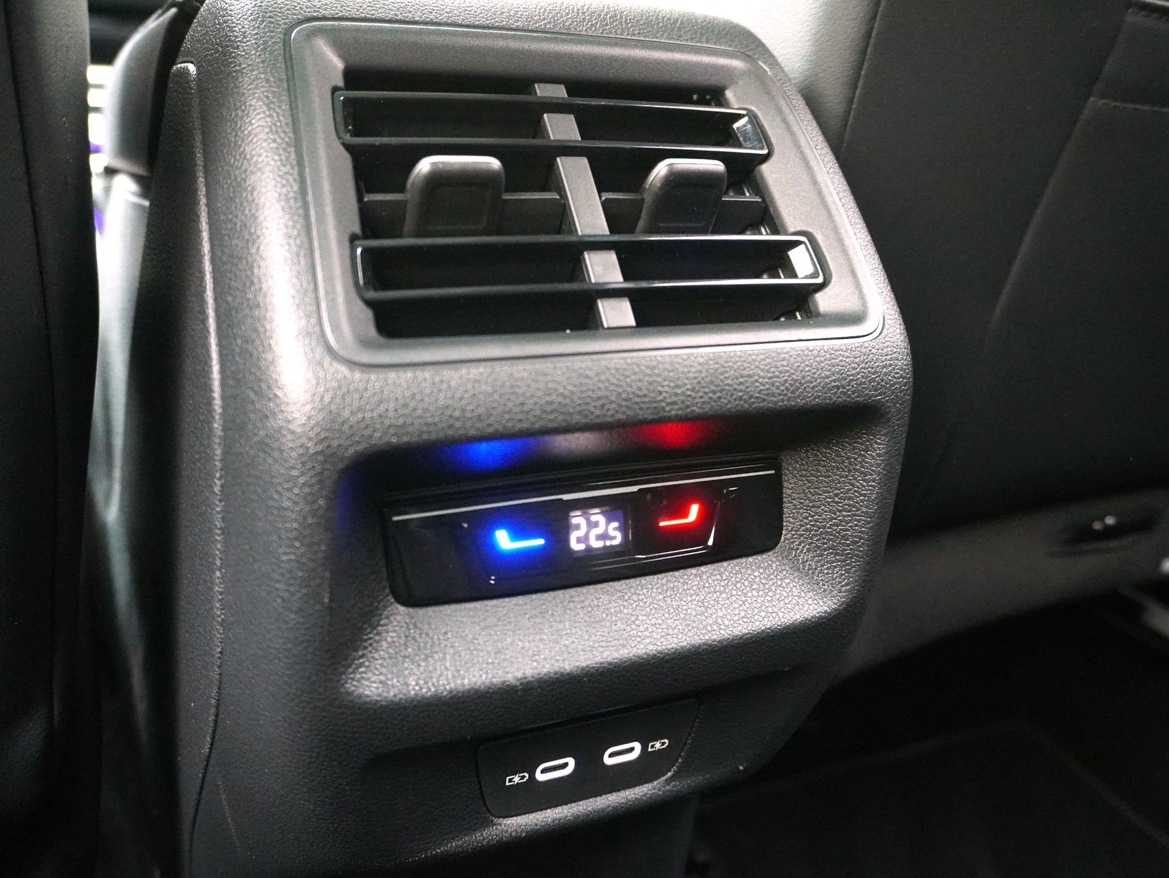 VW Tiguan 2.0 TSI DSG R-Line 4Motion-image-12