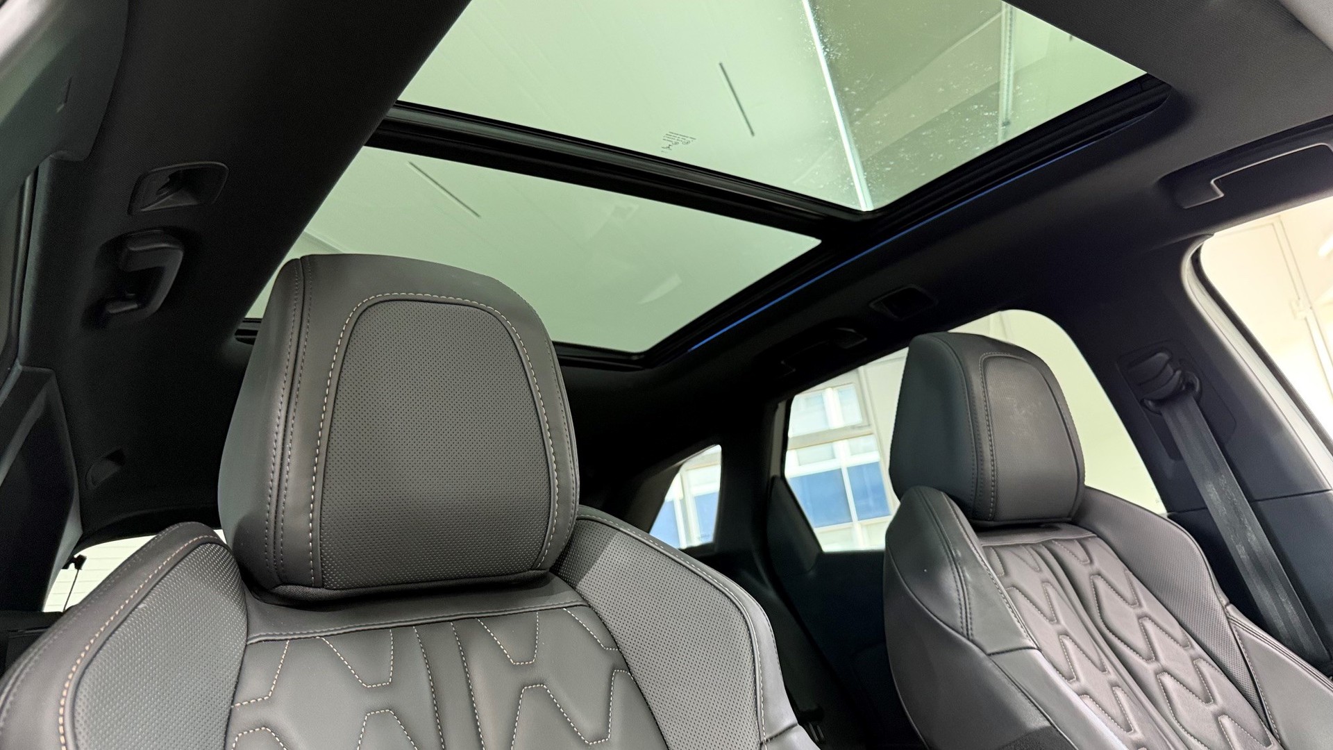 PEUGEOT 3008 2.0 BlueHDi 180 GT-image-8
