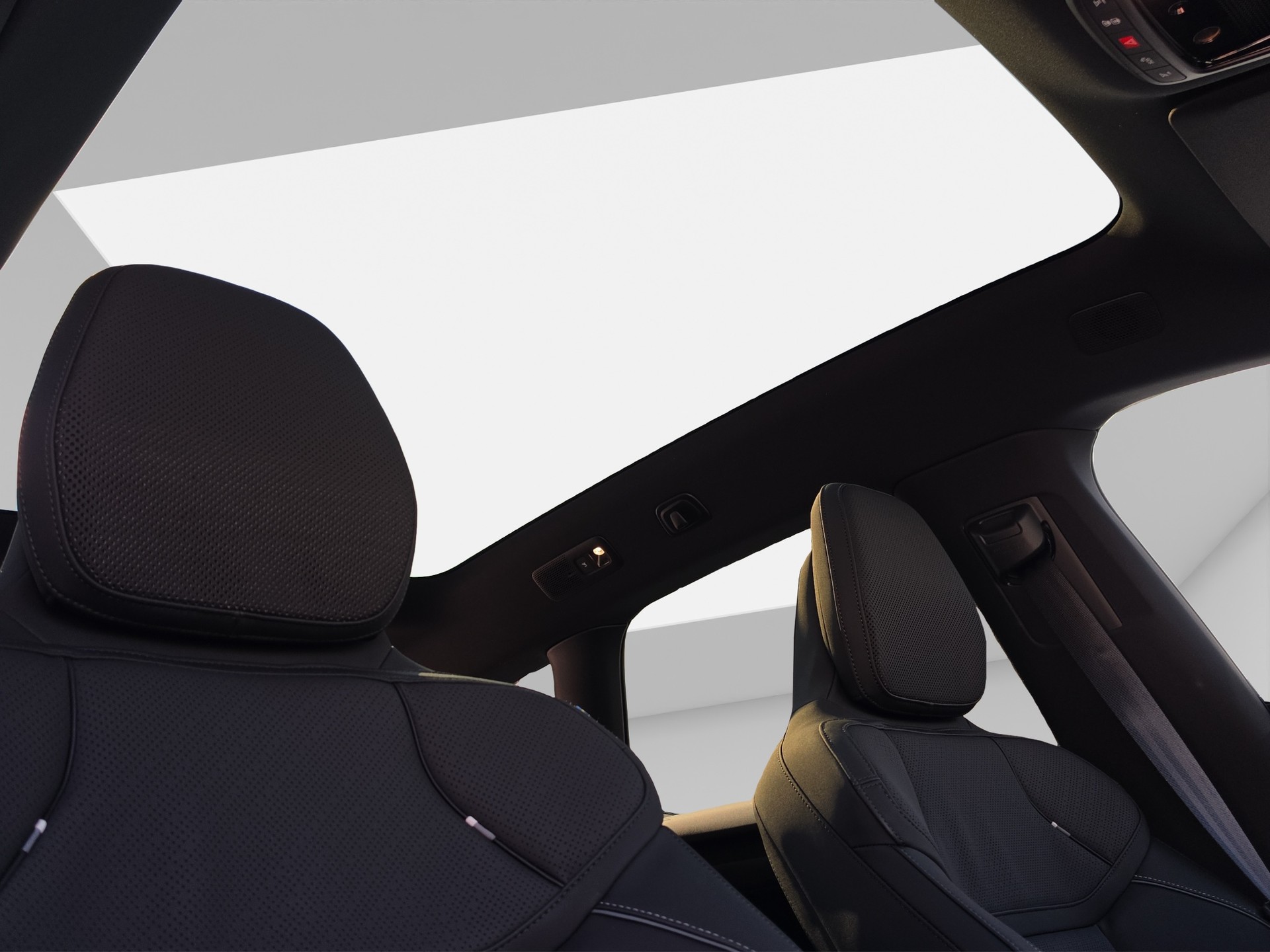 VOLVO EX60 Twin Ultra AWD-image-13