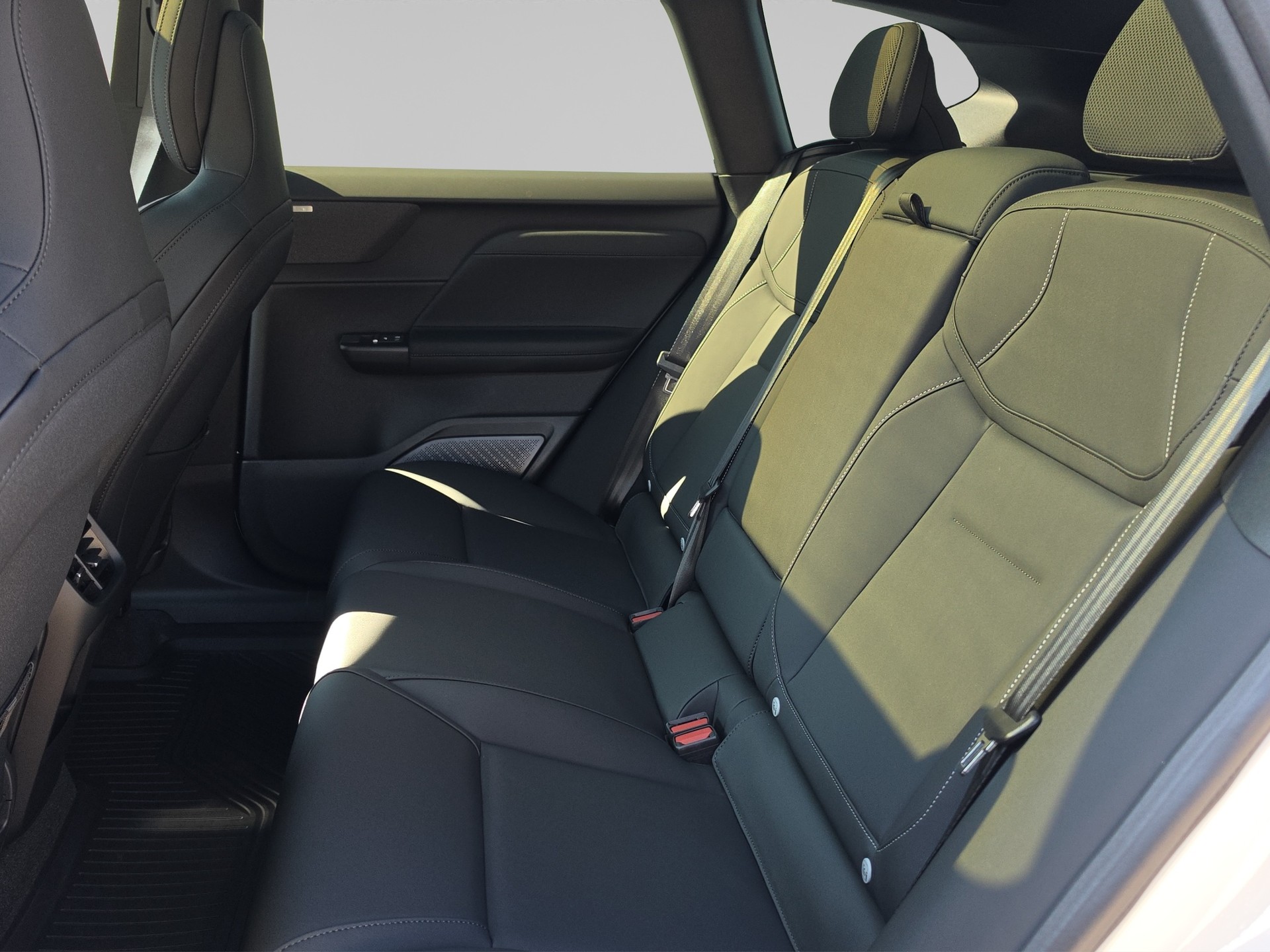 VOLVO EX60 Twin Ultra AWD-image-10