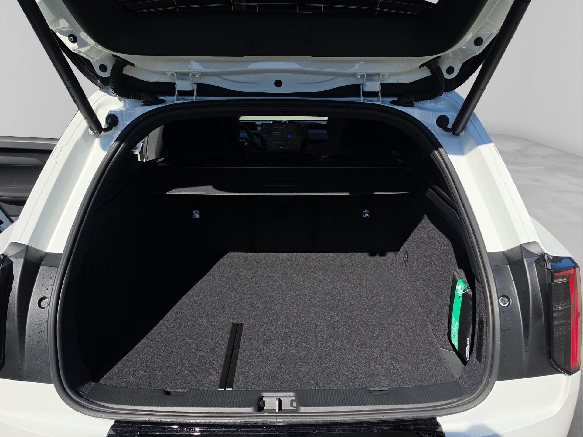 VOLVO EX60 Twin Ultra AWD-image-12