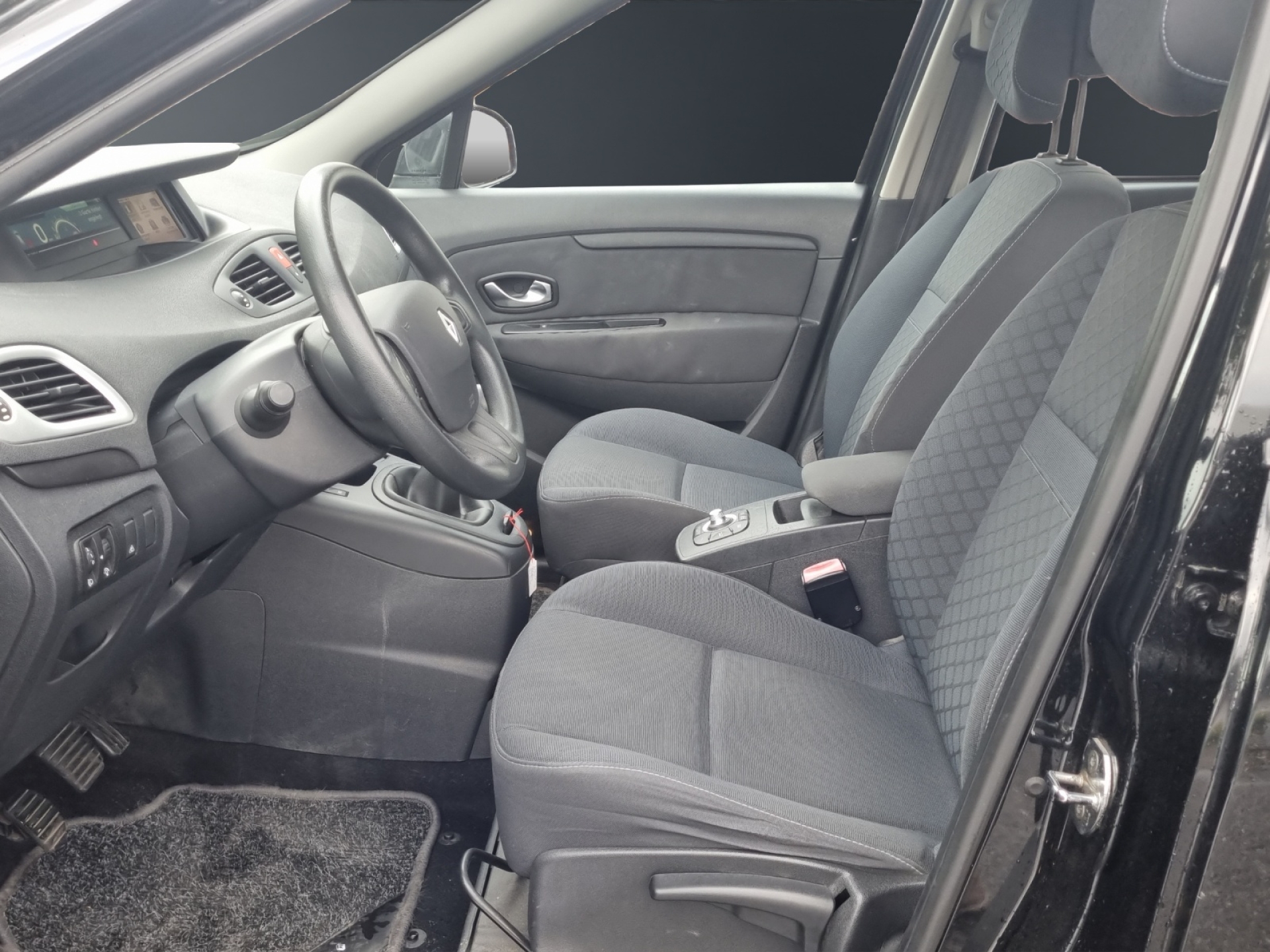 RENAULT Grand Scénic 1.4 TCe 130 Expression 7P-image-6