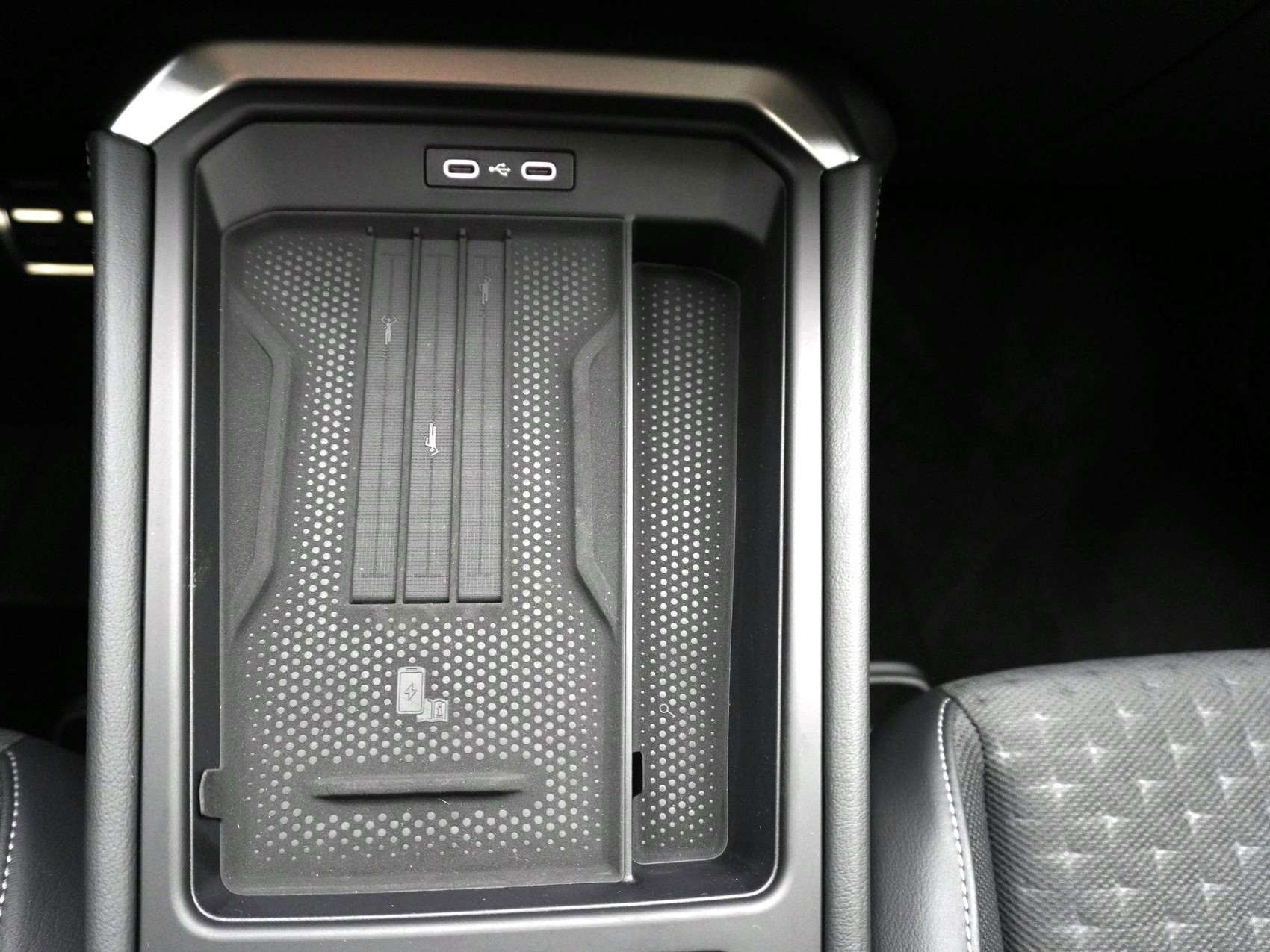 VW T-Roc 1.5 eTSI R-Line DSG-image-21