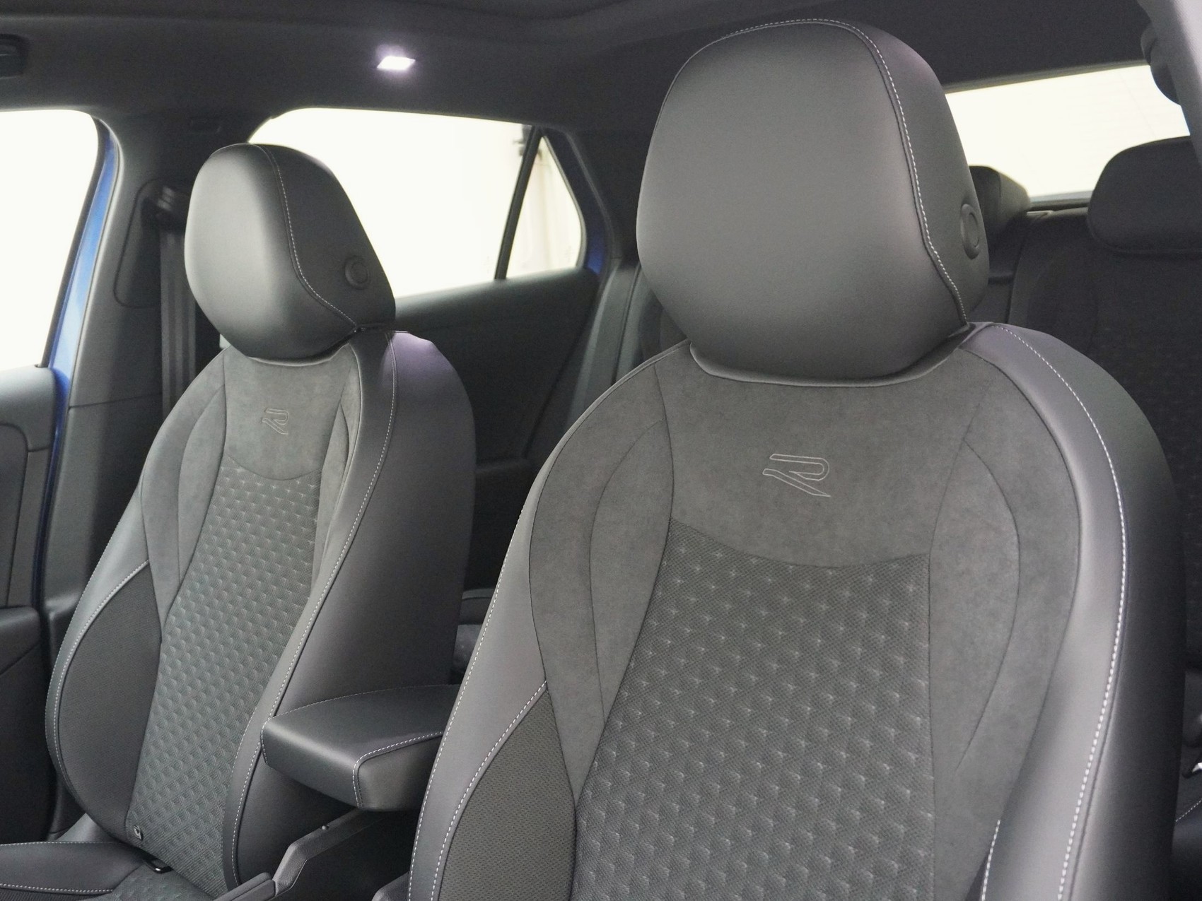VW T-Roc 1.5 eTSI R-Line DSG-image-13