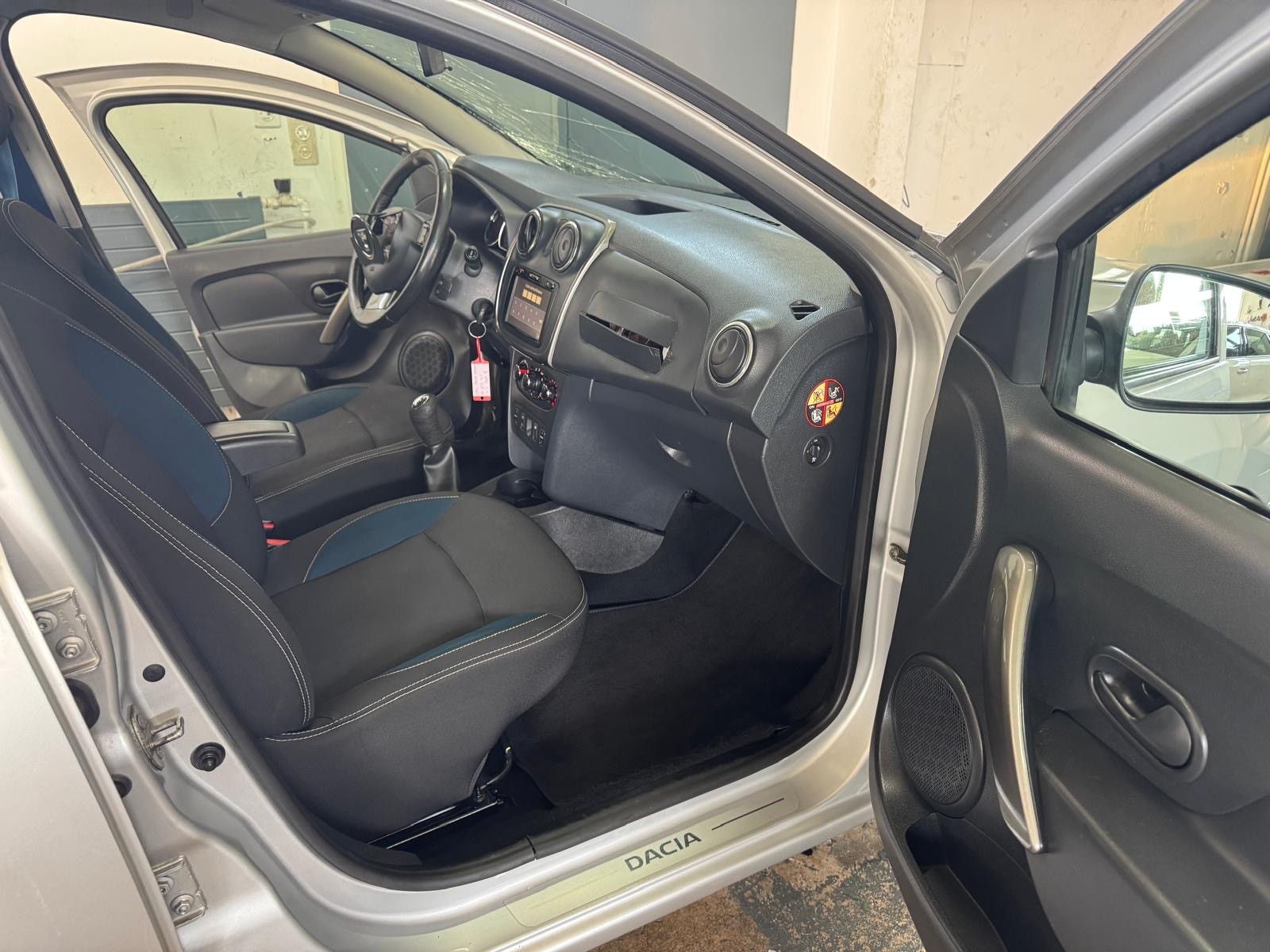 DACIA Sandero Tce 90 Celebration-image-12