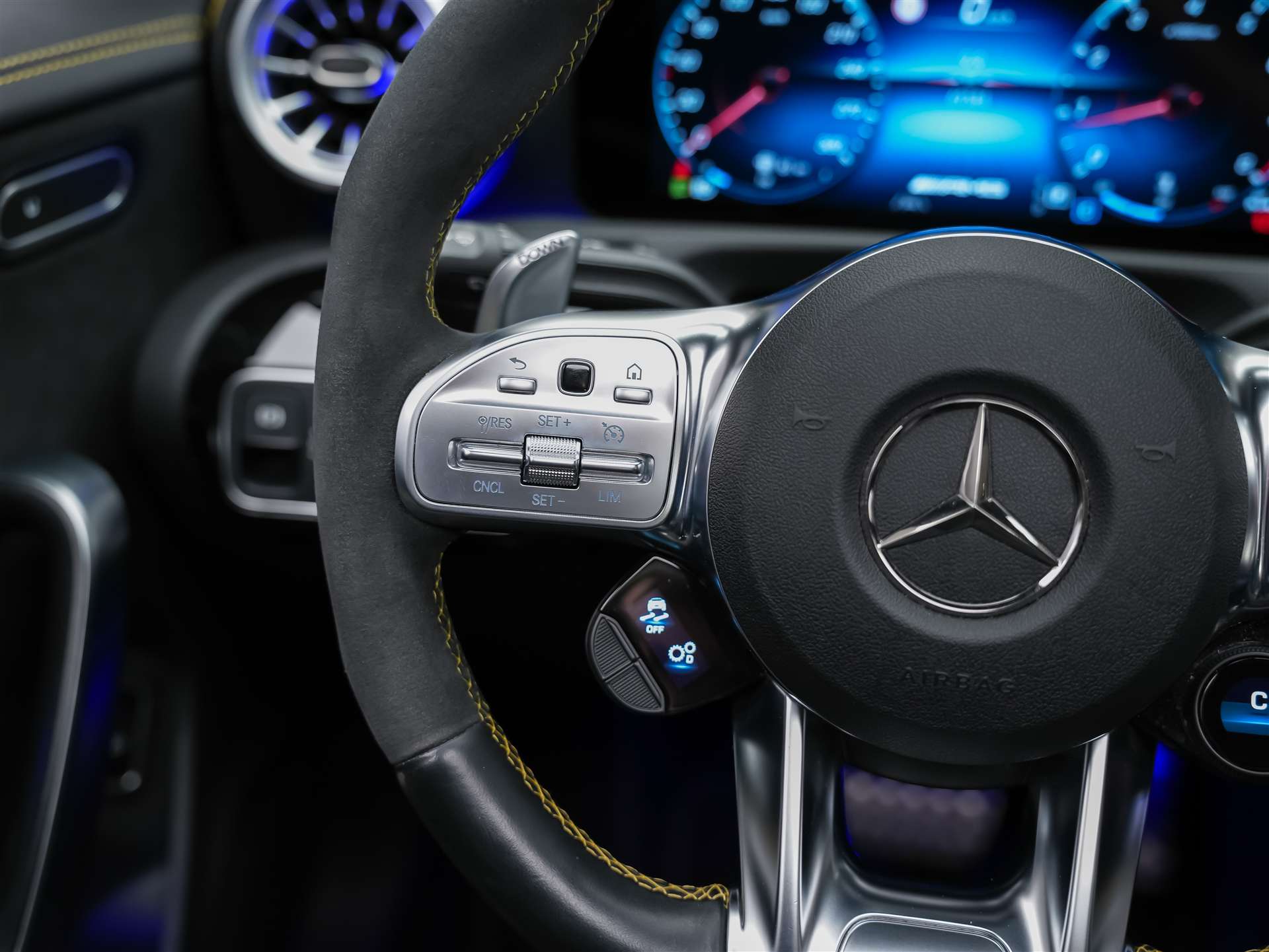 MERCEDES-BENZ CLA 45 S AMG 4Matic+ 8G-DCT *Aeropaket*Panorama*Multibeam LED*-image-26