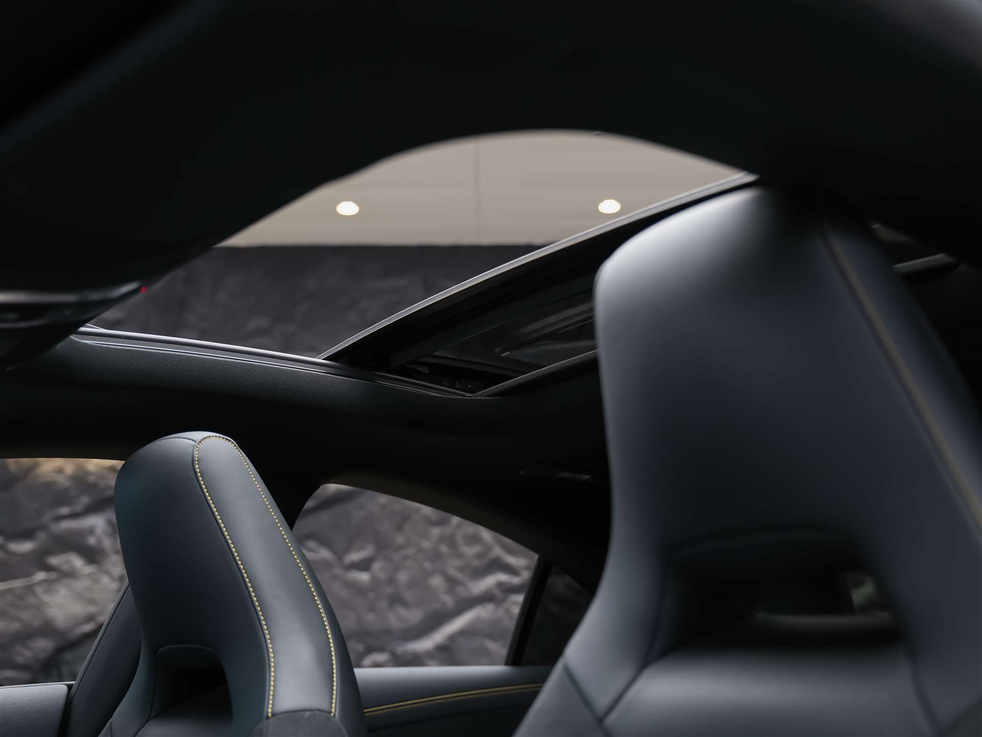 MERCEDES-BENZ CLA 45 S AMG 4Matic+ 8G-DCT *Aeropaket*Panorama*Multibeam LED*-image-10