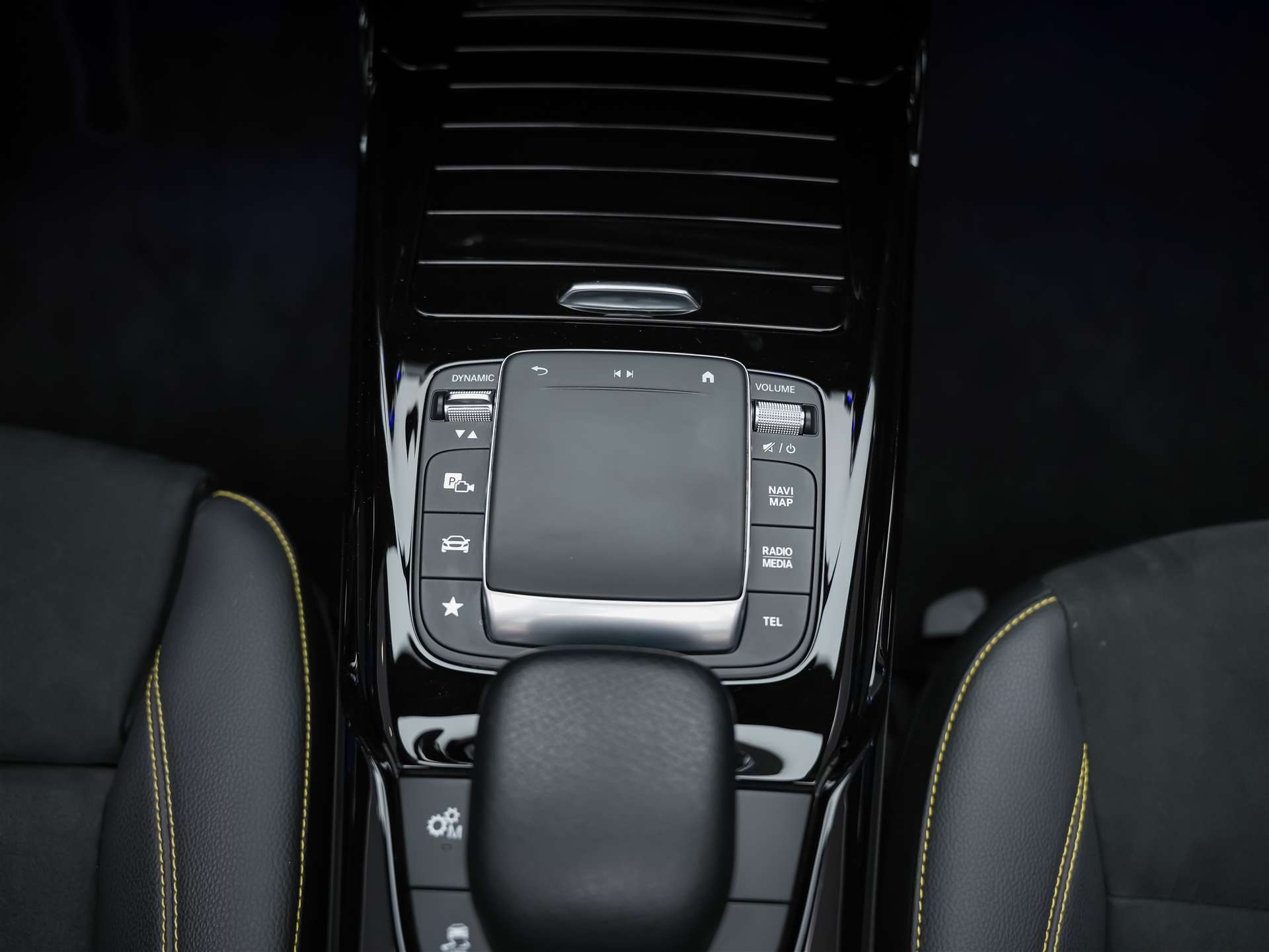 MERCEDES-BENZ CLA 45 S AMG 4Matic+ 8G-DCT *Aeropaket*Panorama*Multibeam LED*-image-20
