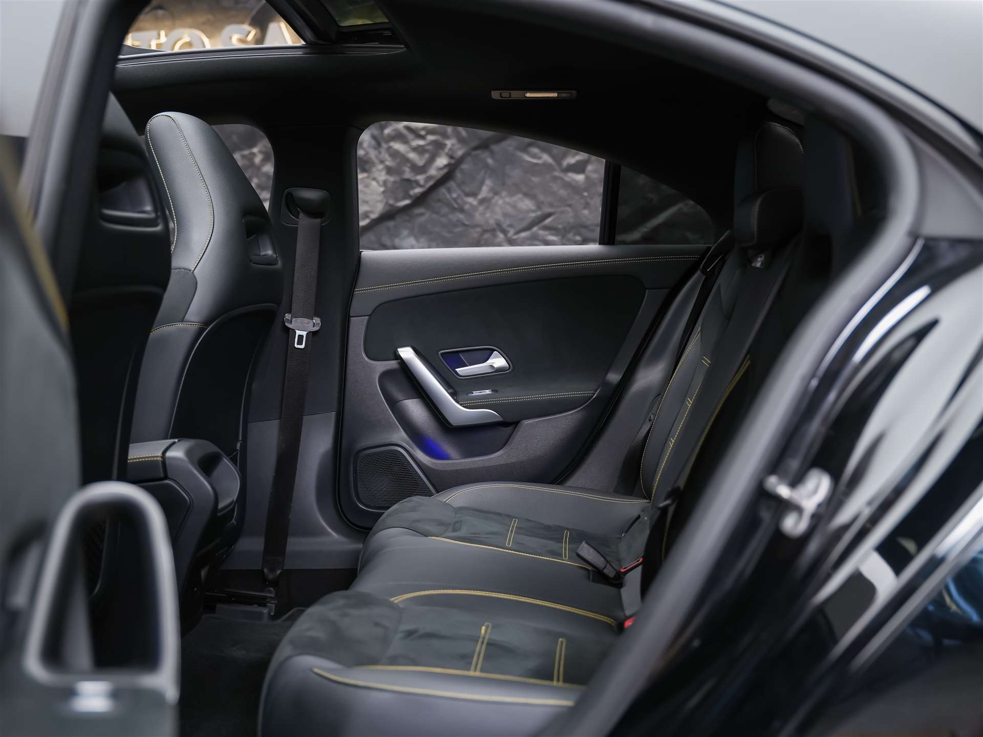 MERCEDES-BENZ CLA 45 S AMG 4Matic+ 8G-DCT *Aeropaket*Panorama*Multibeam LED*-image-12