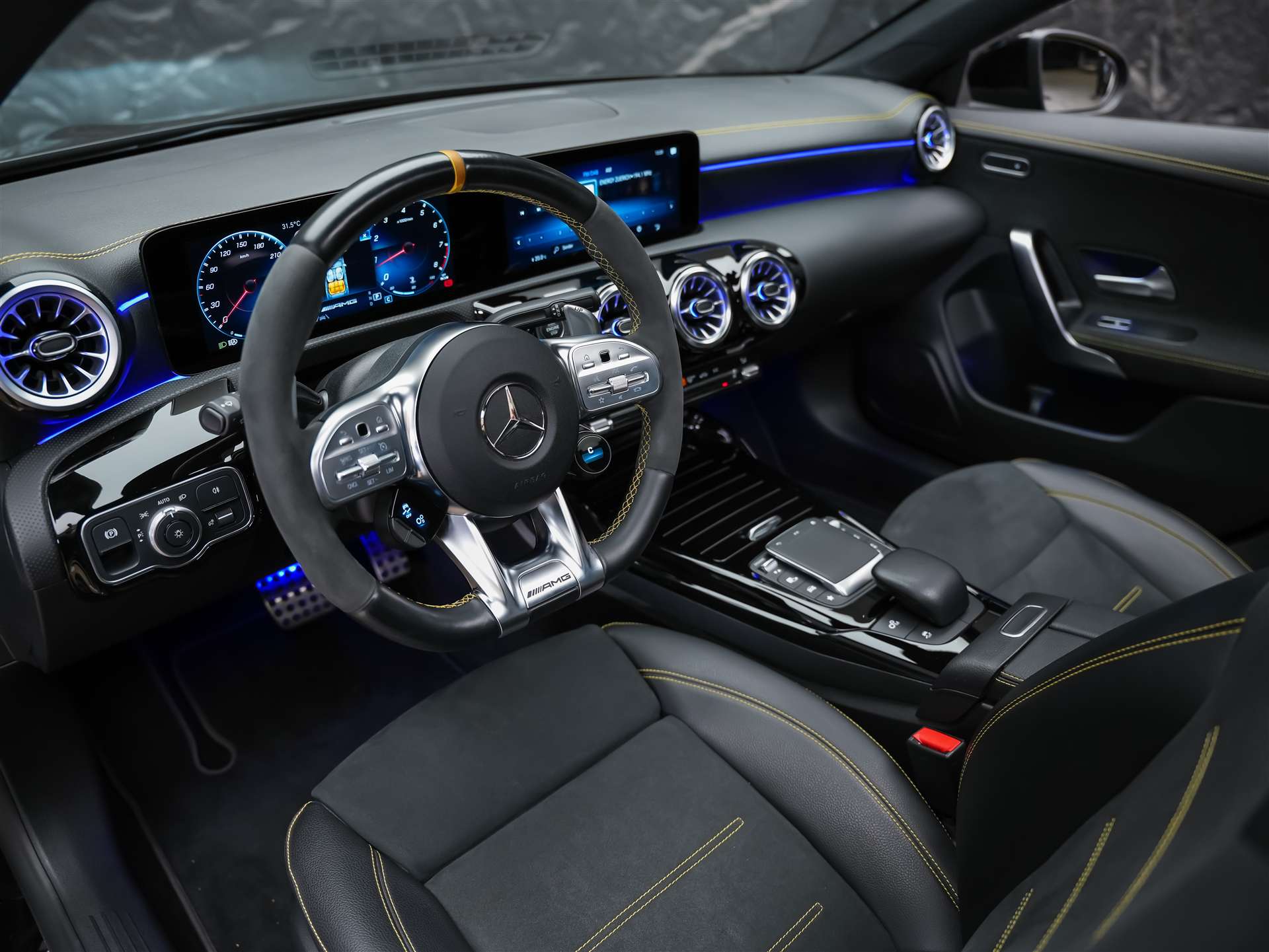 MERCEDES-BENZ CLA 45 S AMG 4Matic+ 8G-DCT *Aeropaket*Panorama*Multibeam LED*-image-7