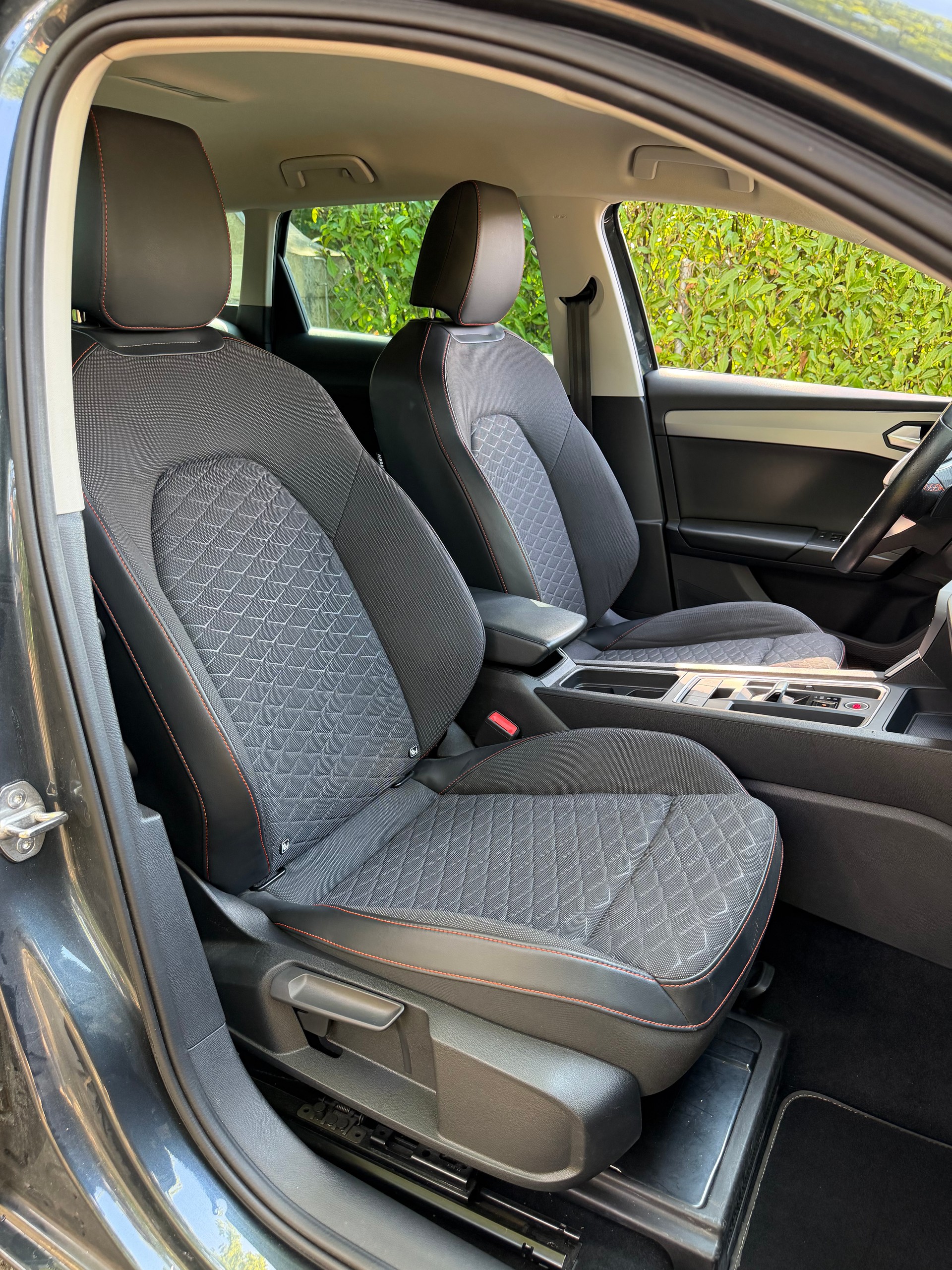 SEAT Leon ST 1.5 eTSI mHEV DSG FR-image-15